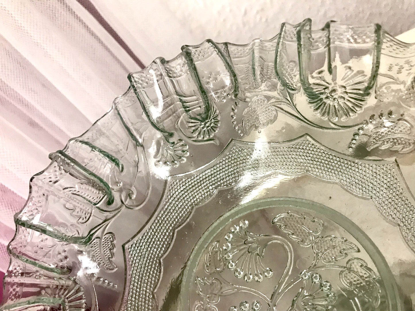 Antik Jugendstil gewellter Serviettenrand Pressglas Schale Glas so schön! grün