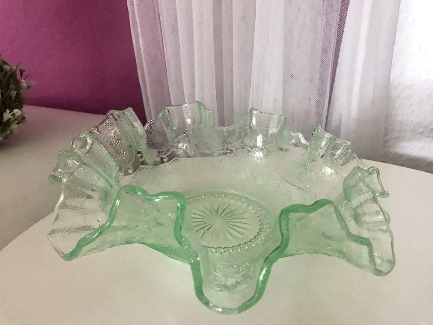 Antik Jugendstil Serviettenrand Pressglas Schale Glas Uranglas grün