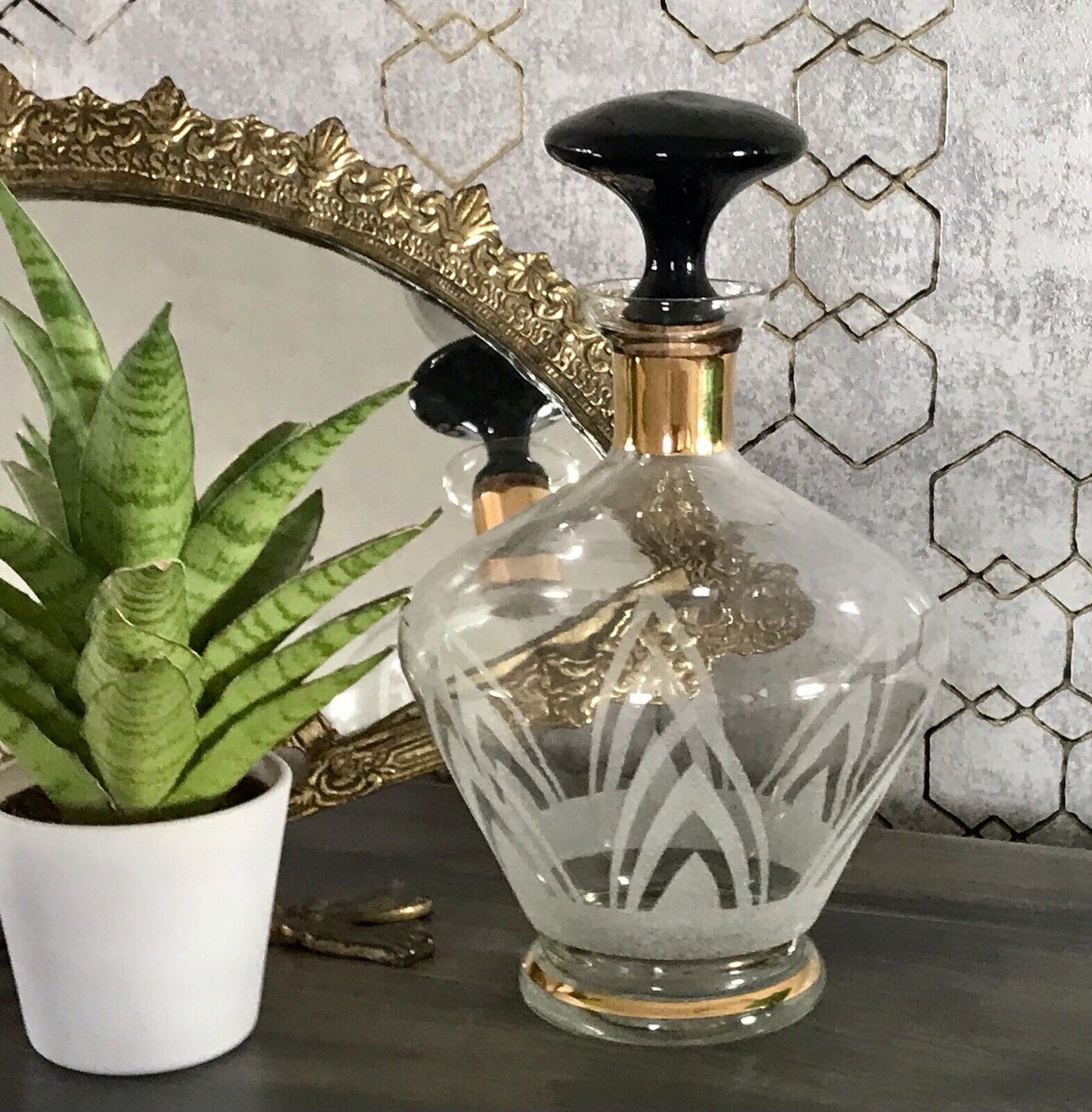 Antik Art Déco Likör Karaffe Glas schwarzer Stopfen Kröselaufschmelzungen