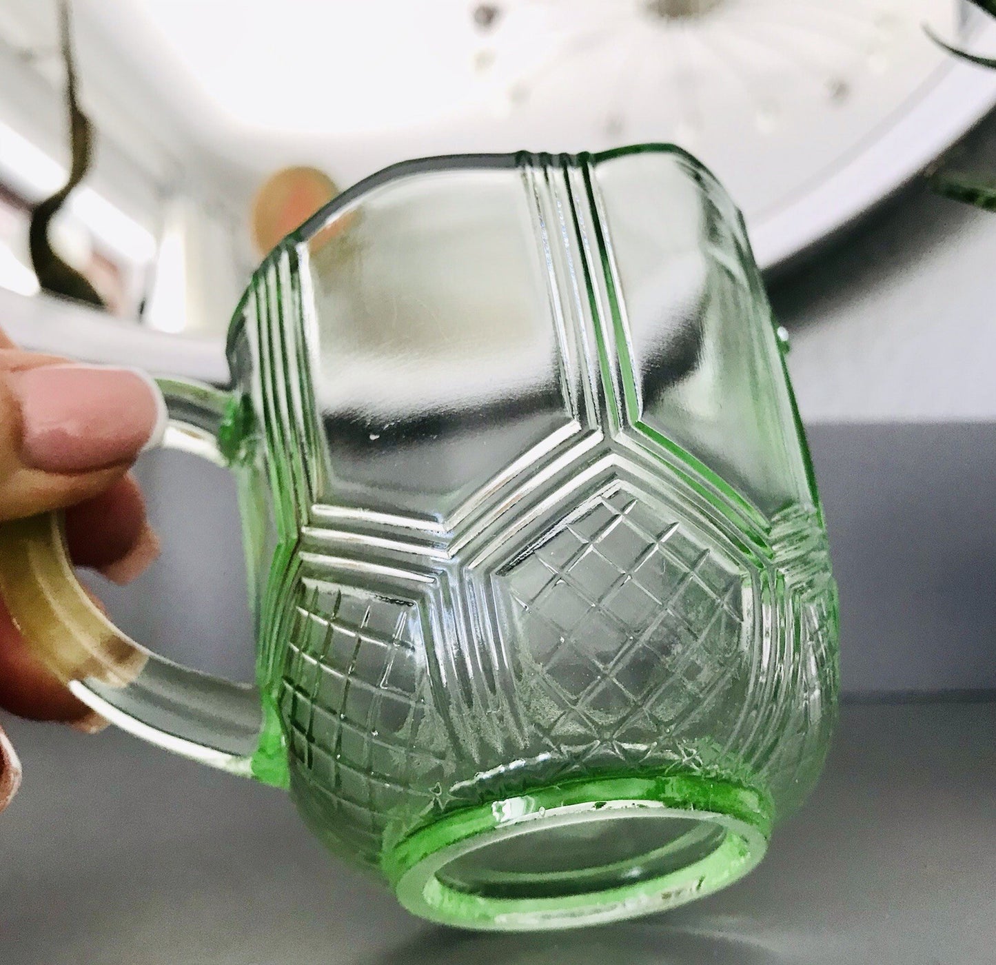 Antik Art Déco Pressglas Sahnegießer Milchkännchen Kännchen Glas kanariengrün