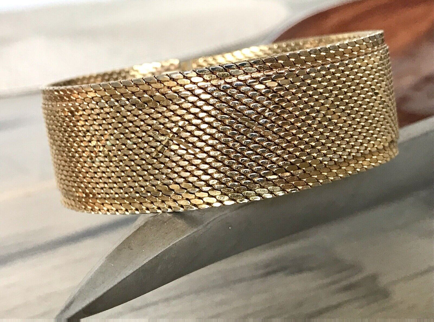 Vintage wunderschönes breites Teppicharmband Armband vergoldet
