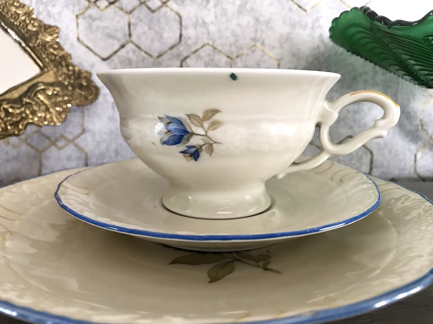 Antik Art Déco Porzellan 1 Kaffee-Gedeck Sammeltasse Distel? Motiv elfenbein