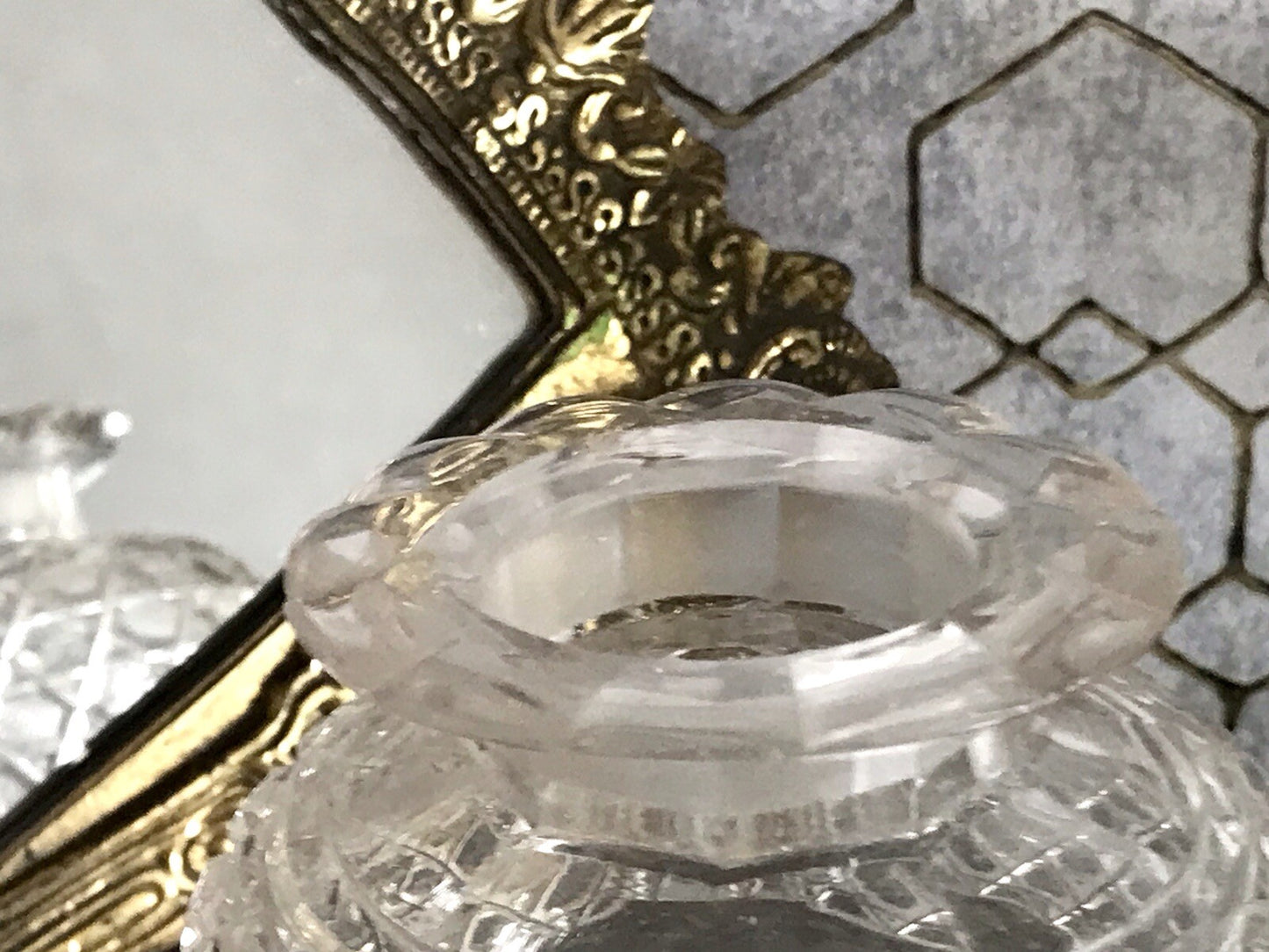 Antik uralt ~1850 Glasdose Schale m. Fuß Bonboniere Kristallglas Schliff Schnitt