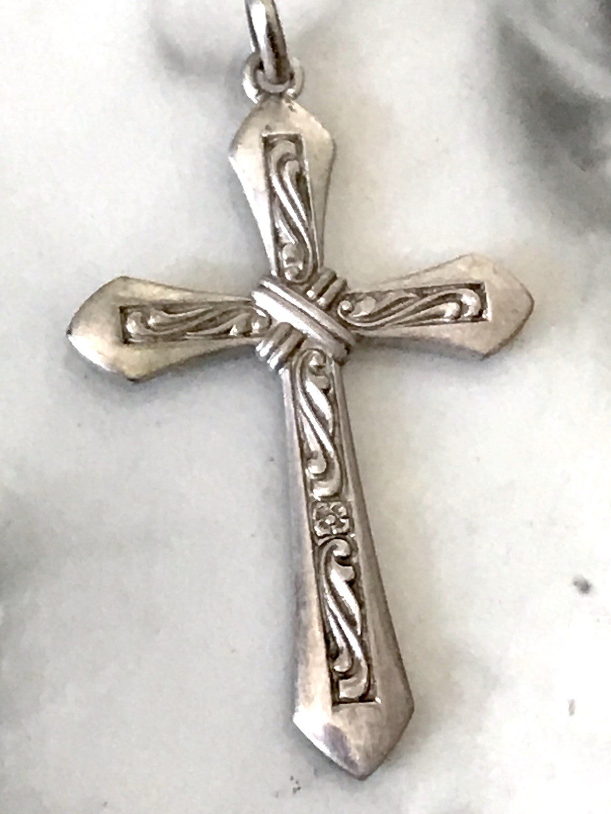Antik alt schöne Form 835 Silber Kreuz Anhänger Kettenanhänger Relief