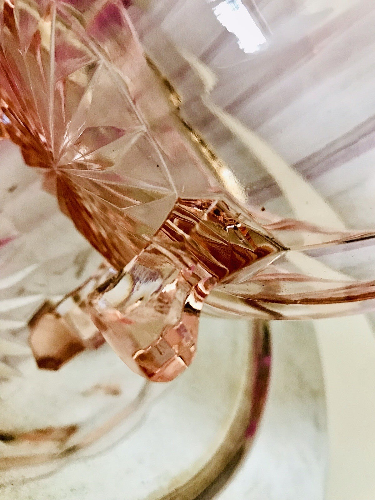 Antik Art Déco Schale Pressglas Rosalin rosa Glas Glasschale vierfüßig