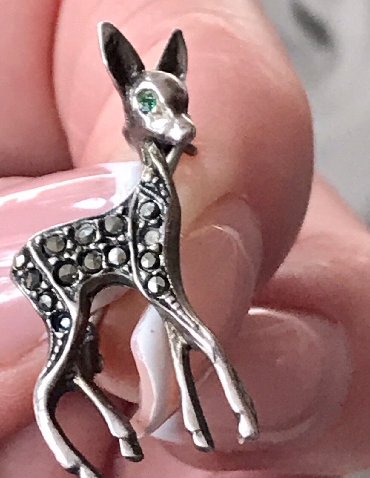 Antik Art Déco Edel Brosche Silber 835 Markasite Rehkitz Grüne Augen