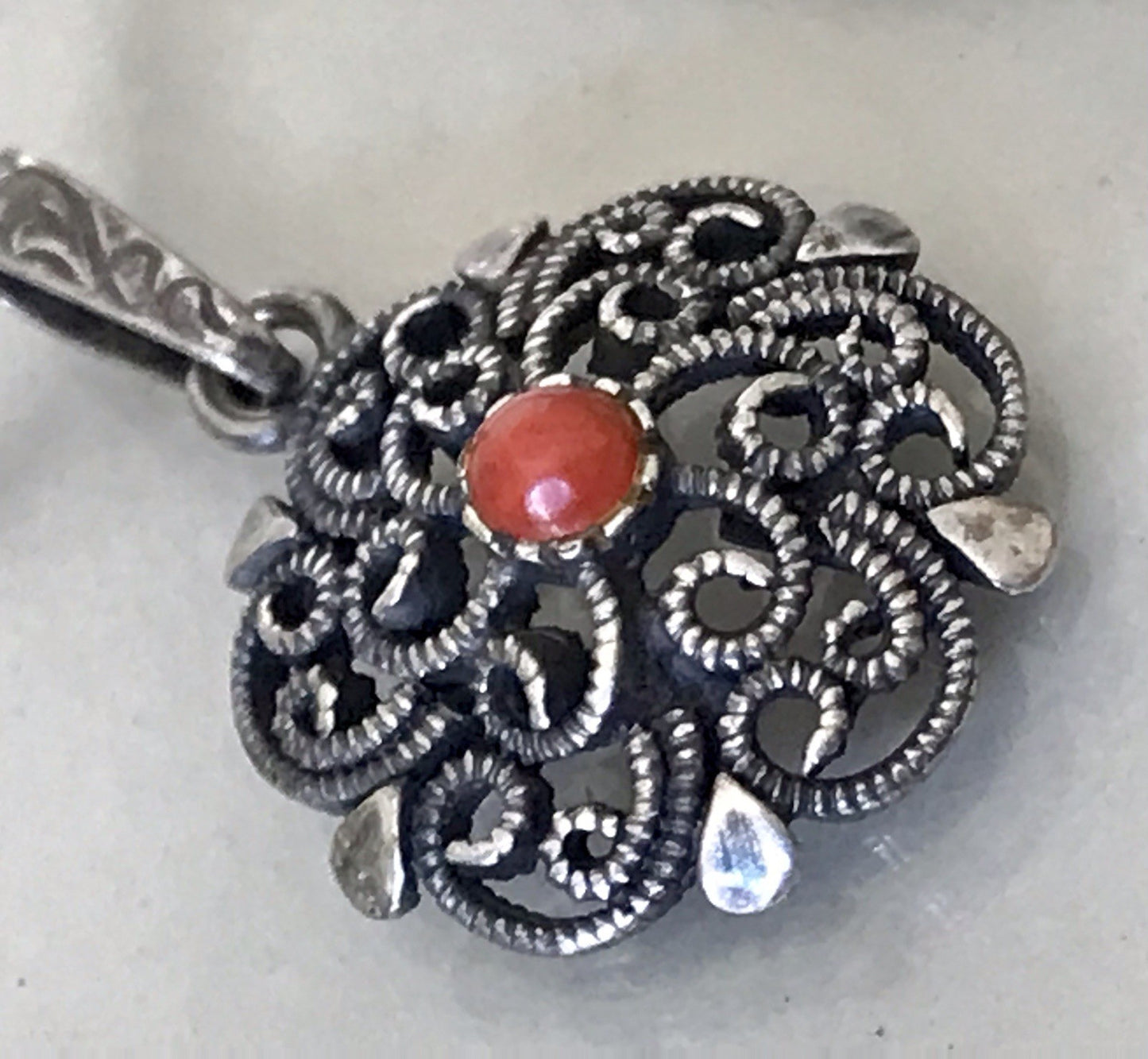 Antik Jugendstil Art Déco Anhänger 800 Silber filigran Koralle?