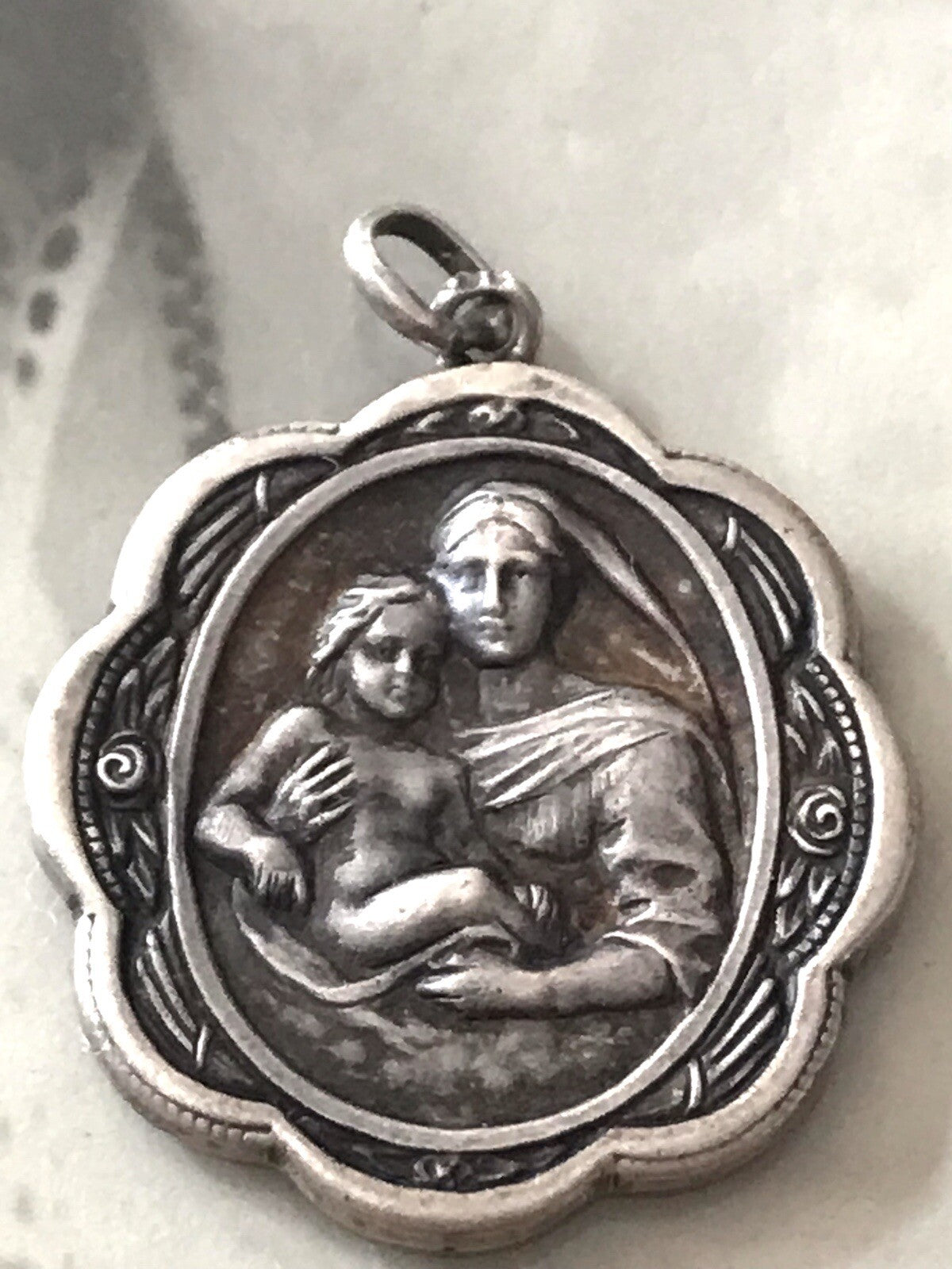 Antik Edel Anhänger Kettenanhänger Silber christlich Maria Mutter Gottes Jesus