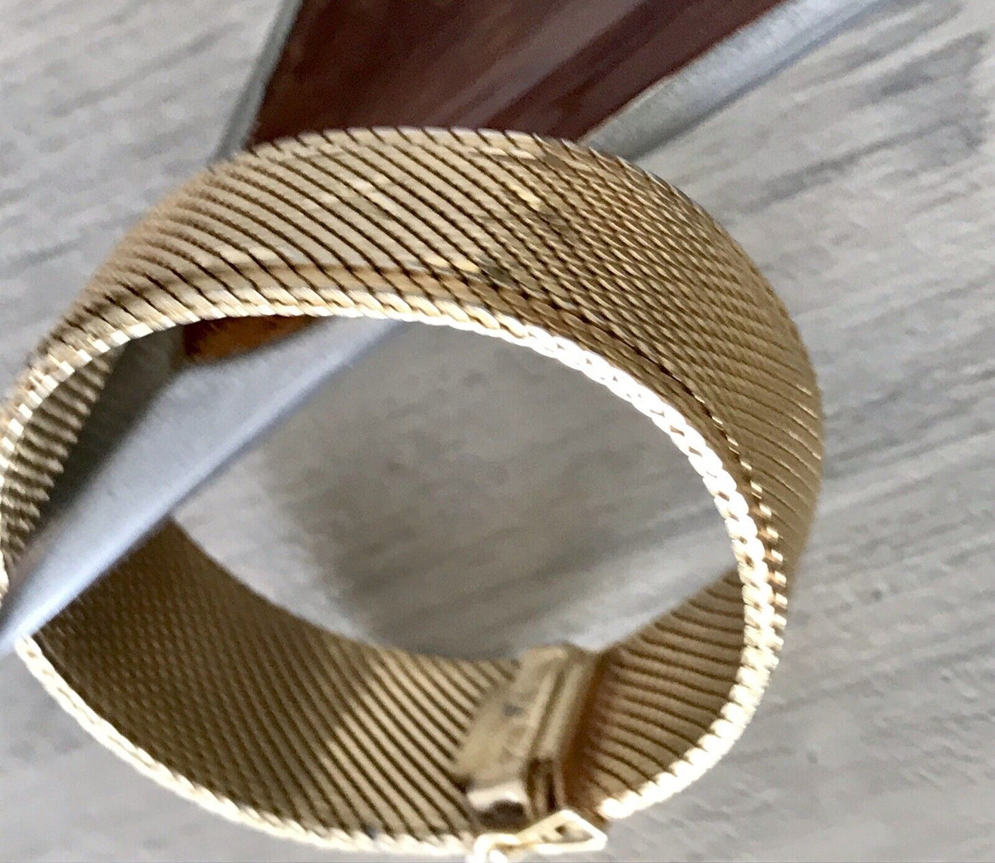 Vintage wunderschönes breites Teppicharmband Armband vergoldet