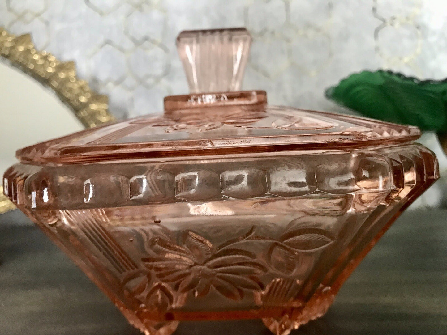 Antik Art Déco Dose Deckeldose Zierdose Pressglas Rosalin rosa Glas