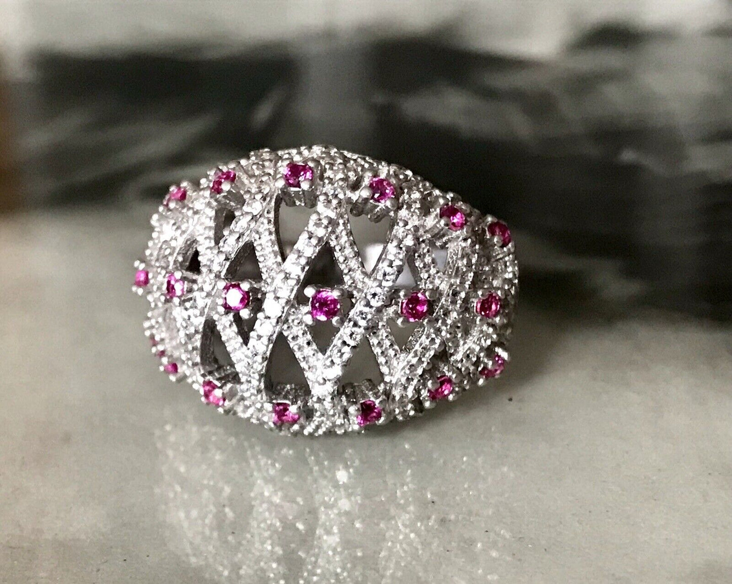 Elegant Wunderschöner DAMEN RING Silber 925 Gr.55 17,5 Rubine?