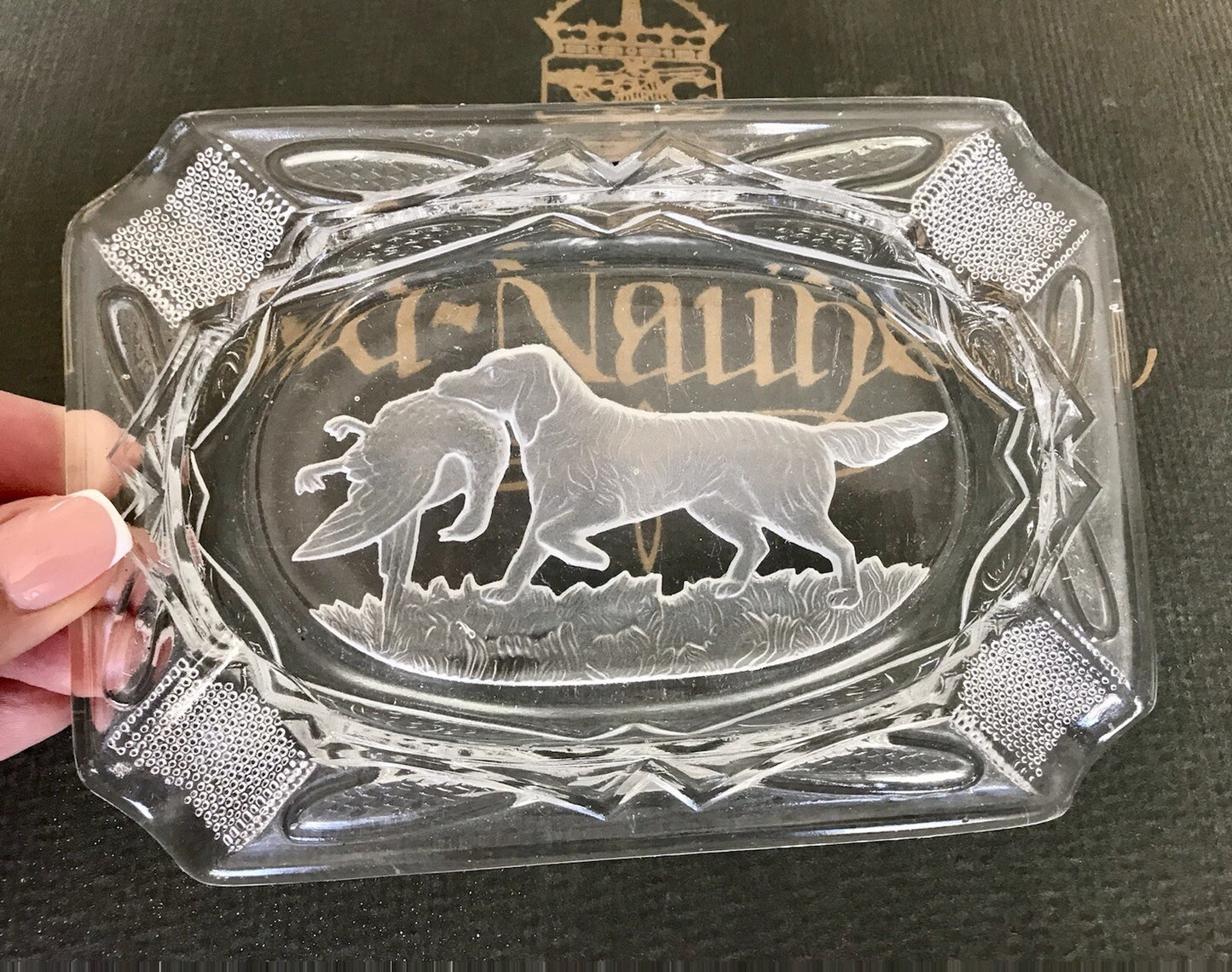 Antik alt Jugendstil Aschenbecher Ascher farblos Glas Pressglas Jagdszene Hund