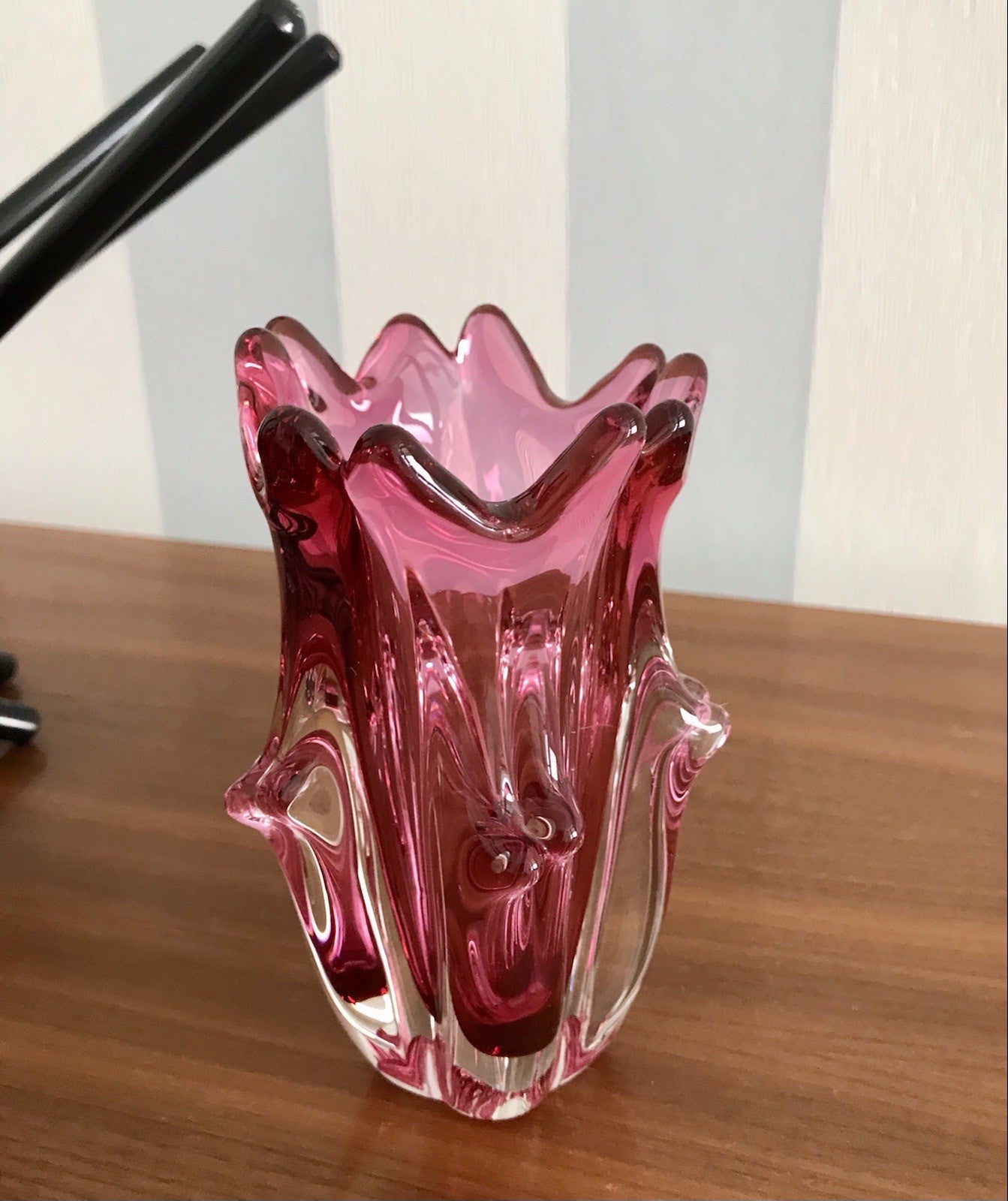 Vintage Glasvase Vase 60er Jahre Glas rubinrot pink rot