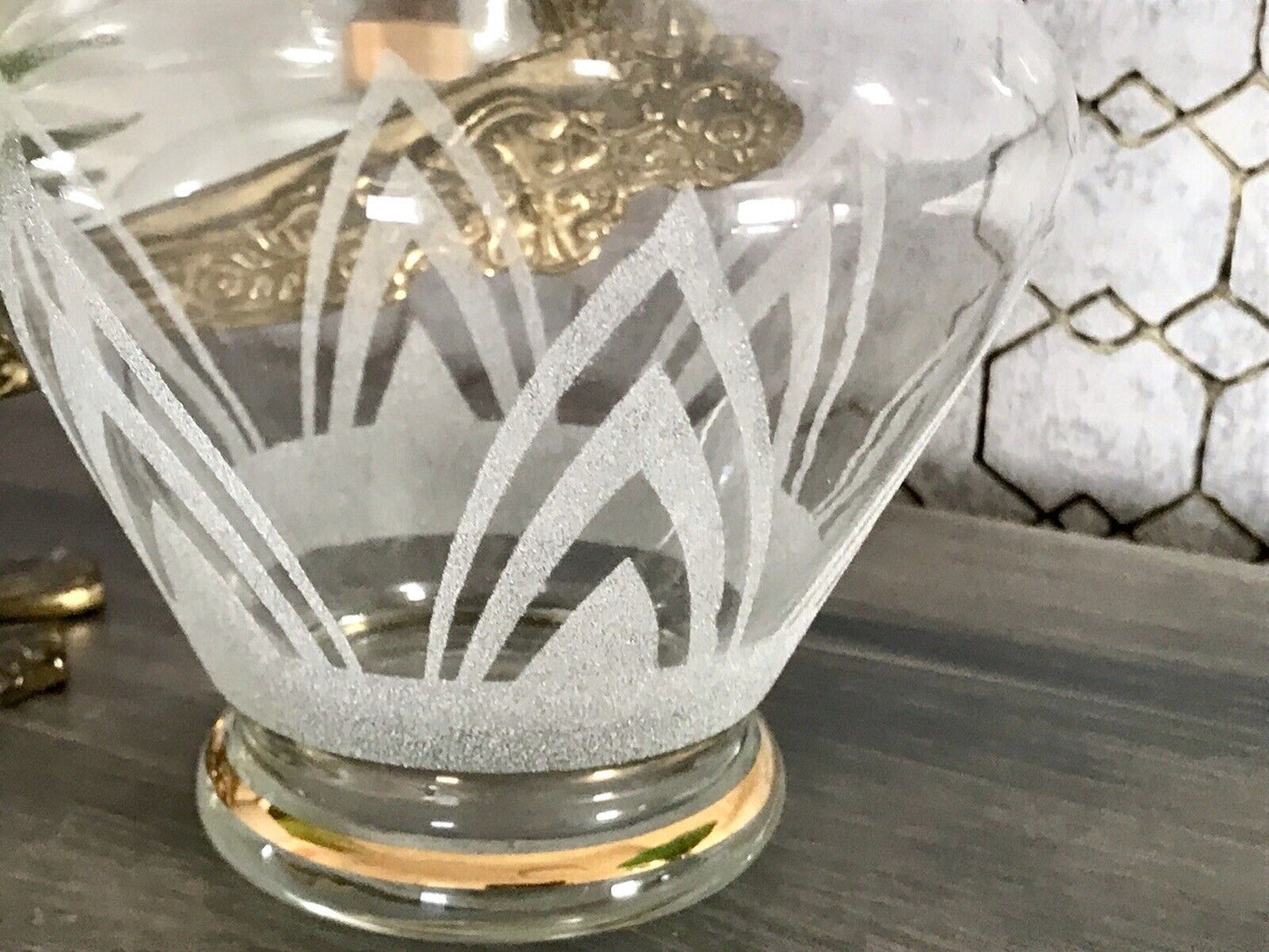 Antik Art Déco Likör Karaffe Glas schwarzer Stopfen Kröselaufschmelzungen