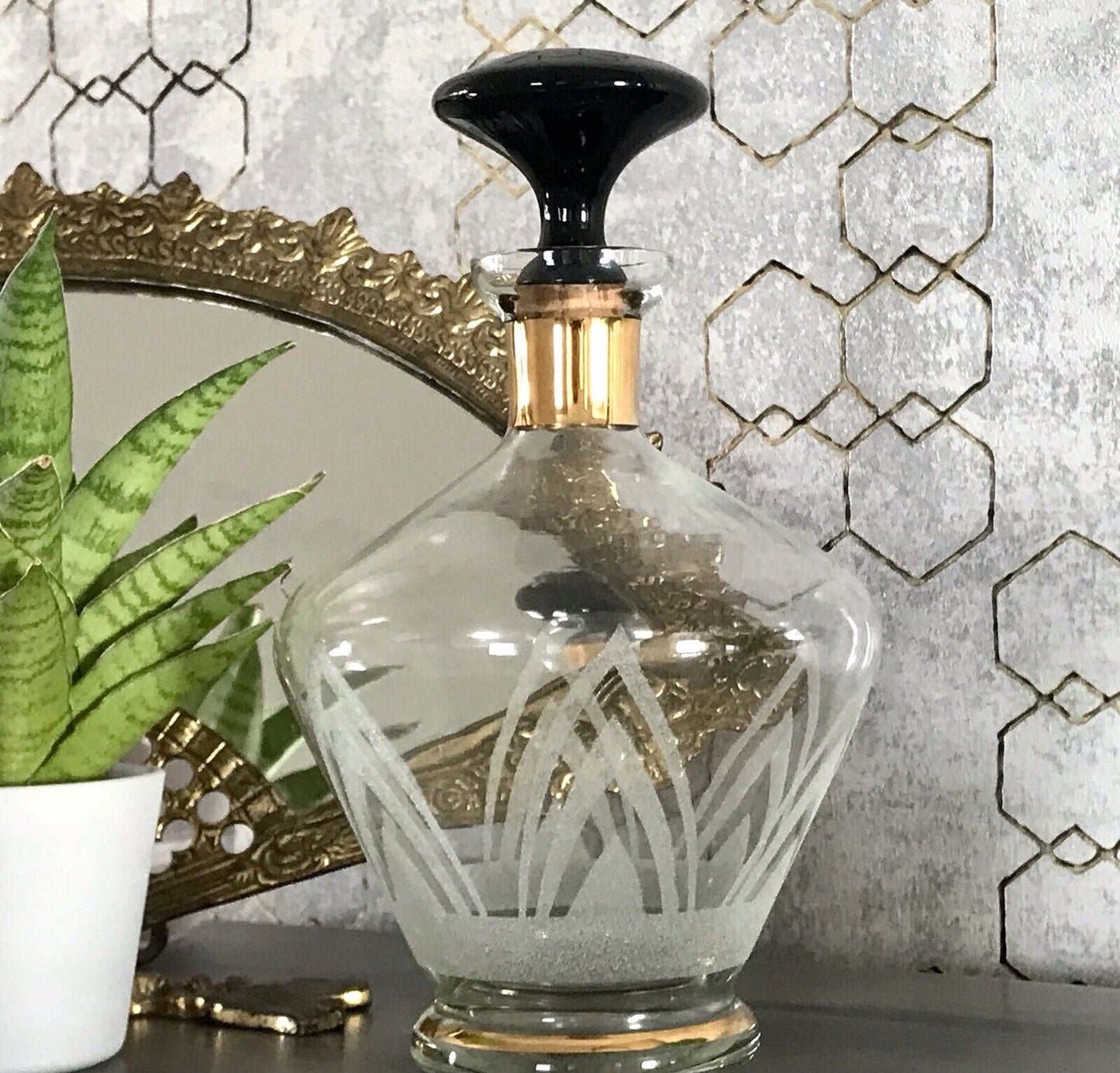 Antik Art Déco Likör Karaffe Glas schwarzer Stopfen Kröselaufschmelzungen