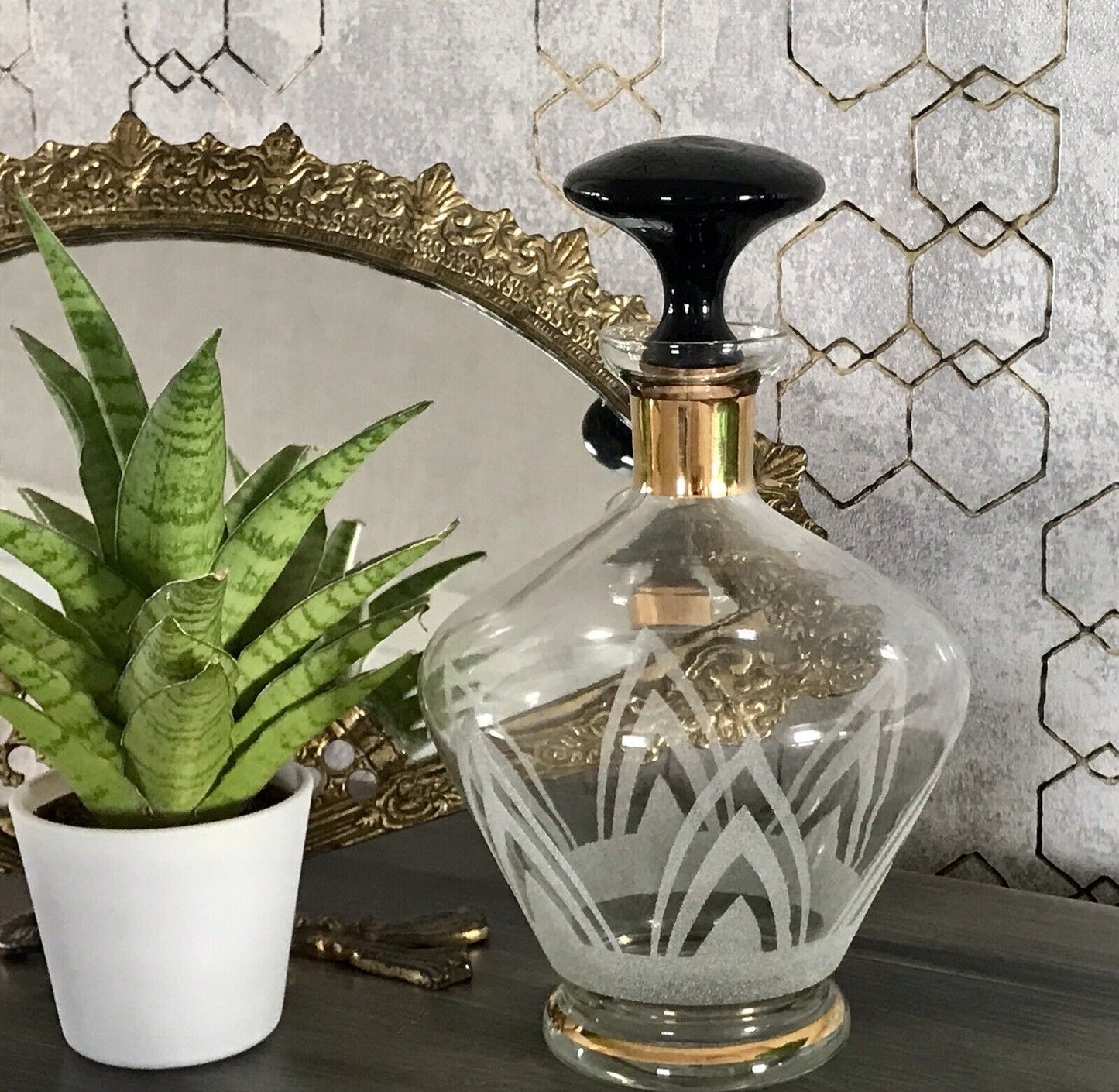Antik Art Déco Likör Karaffe Glas schwarzer Stopfen Kröselaufschmelzungen