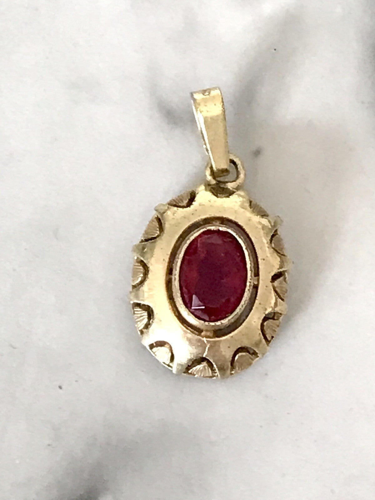 Vintage Anhänger rubin roter Stein Amerik. Doublè vergoldet