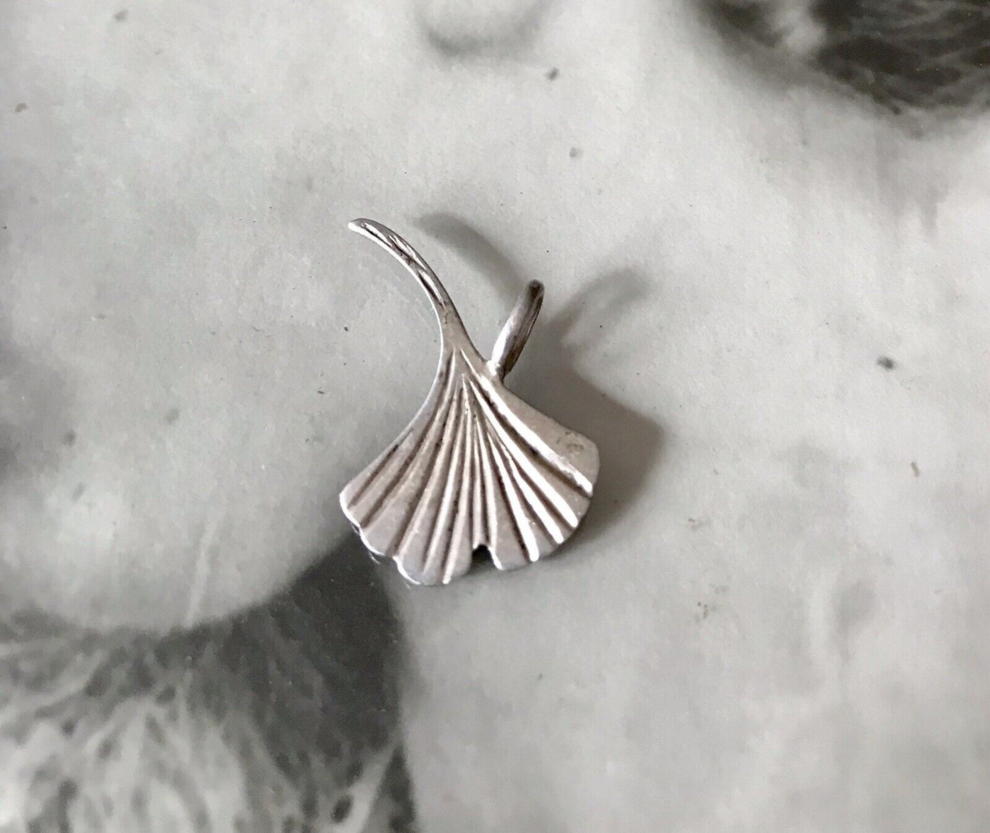 Antik alt Anhänger Kettenanhänger 925 Silber Gingko Blatt EDEL