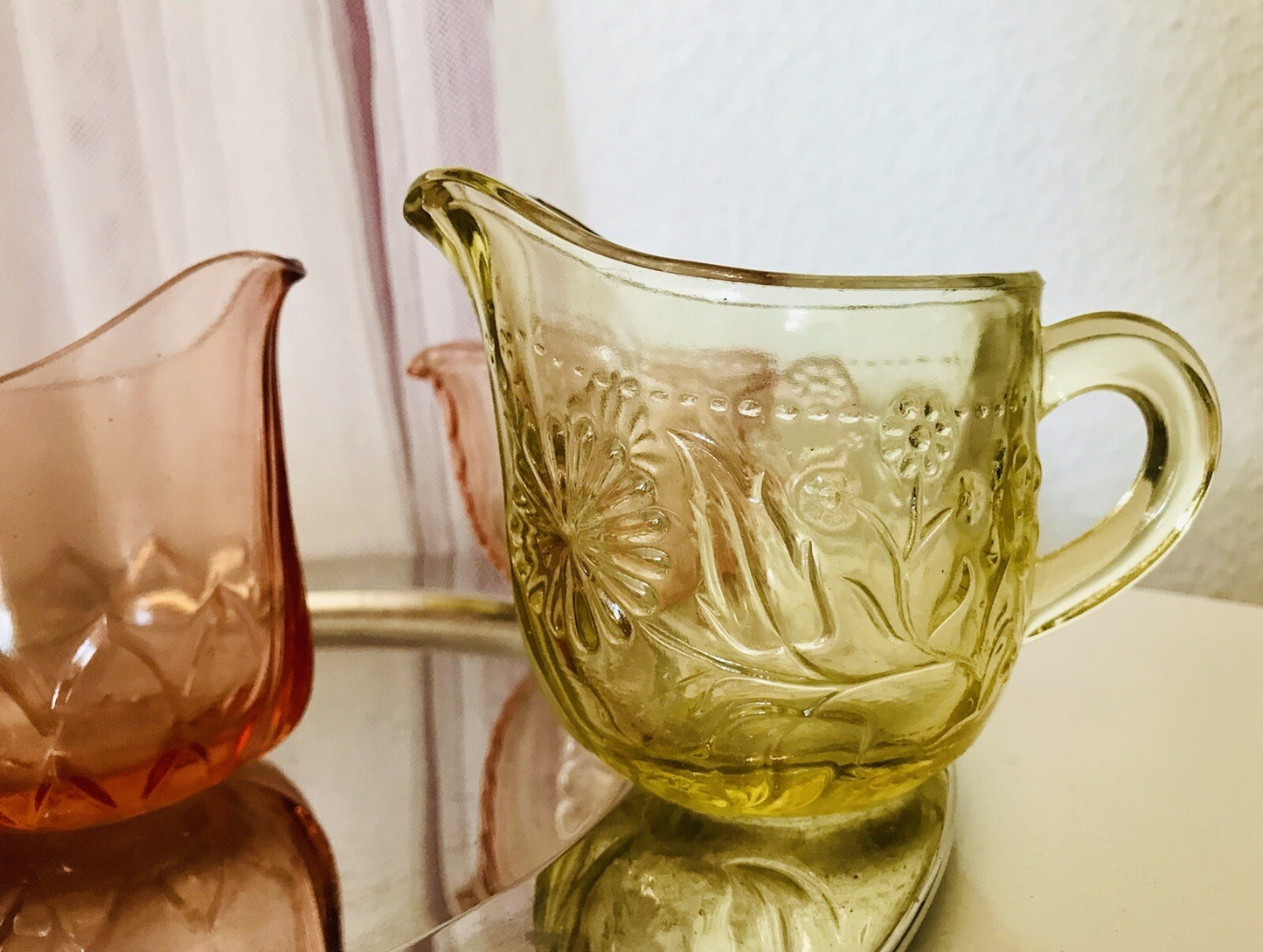 Antik 5 Art Déco Pressglas Sahnegießer Milchkännchen Kännchen Glas gelb rosa