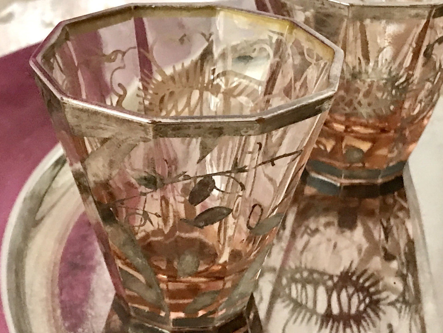 Antik ? Art Déco? 4 Likörgläser Schnapsgläser kantig Silberbeschichtung Böhmen?