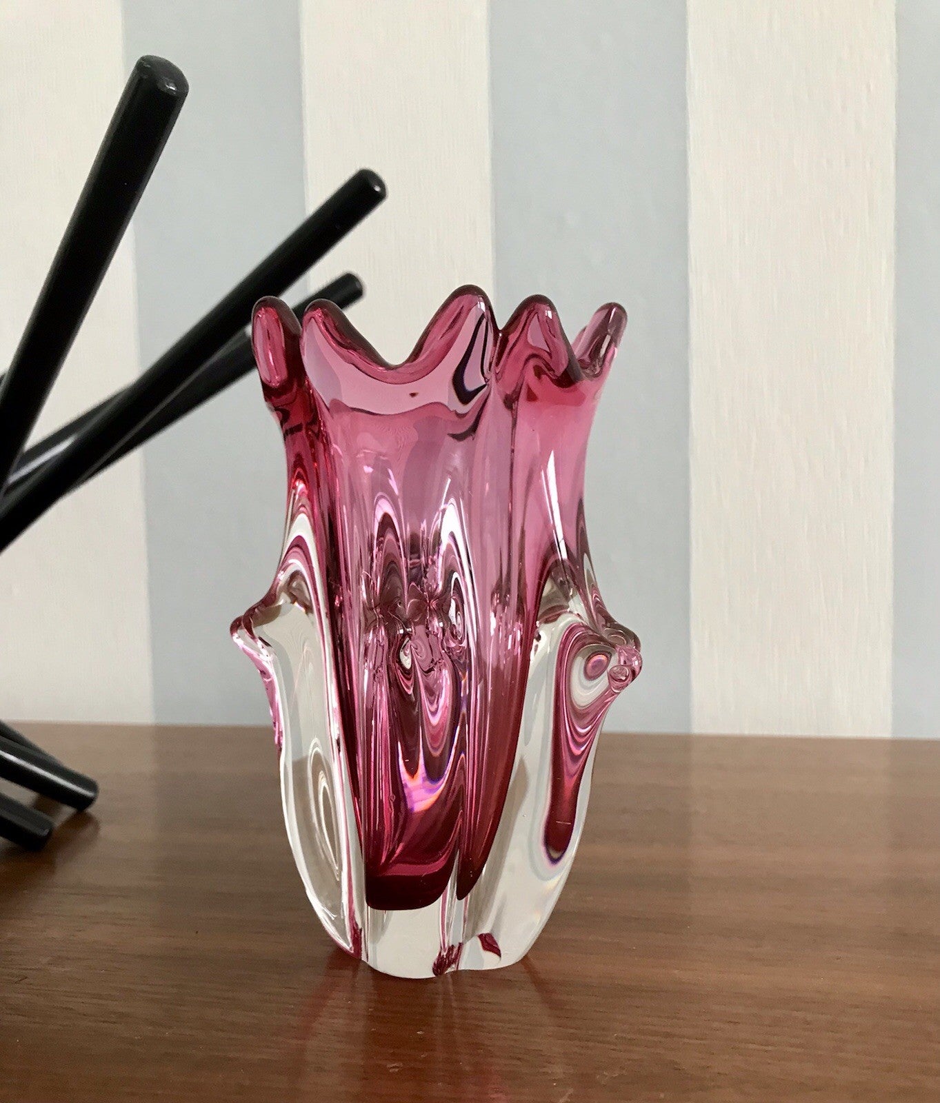 Vintage Glasvase Vase 60er Jahre Glas rubinrot pink rot