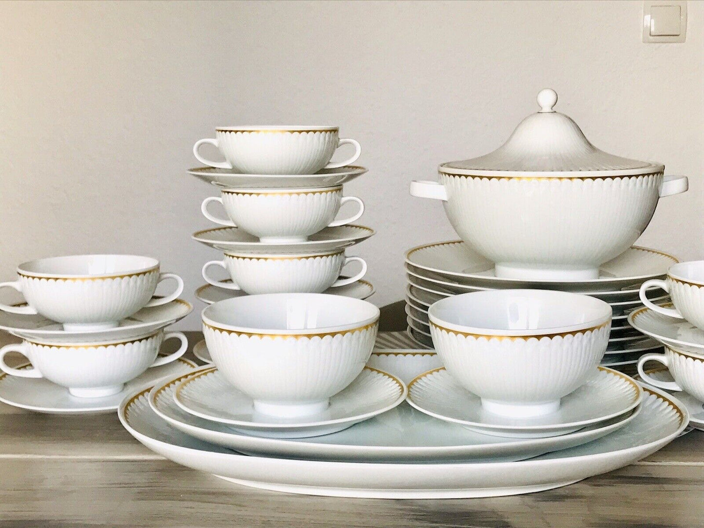 Vintage schönes Porzellan Tafelservice Esservice Hutschenreuther weiß gold MCM