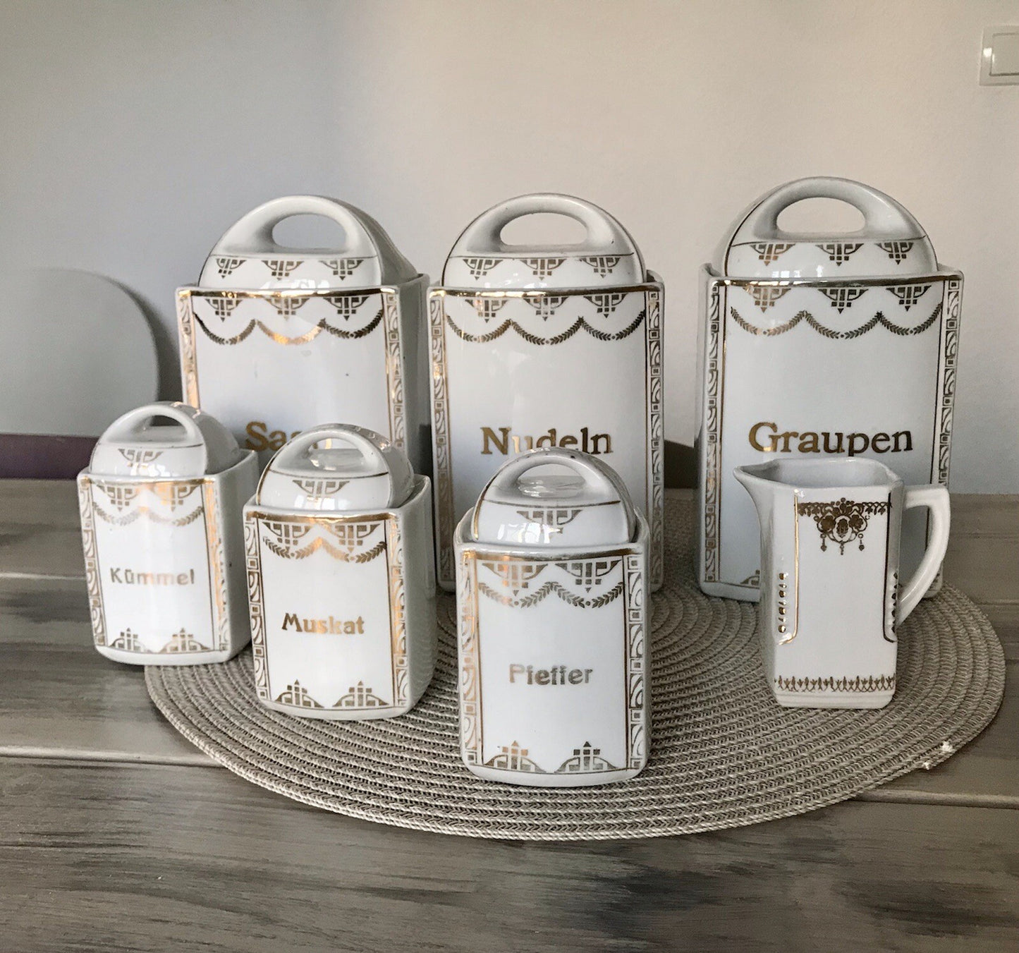 Antik Jugendstil 6 Porzellan Vorratsdosen Gefäße &1 Kännchen Graupen Sago Nudeln