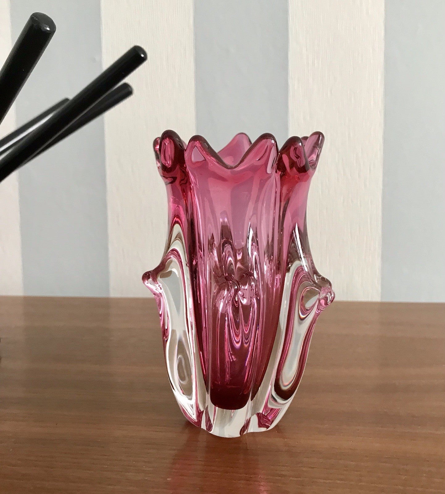 Vintage Glasvase Vase 60er Jahre Glas rubinrot pink rot