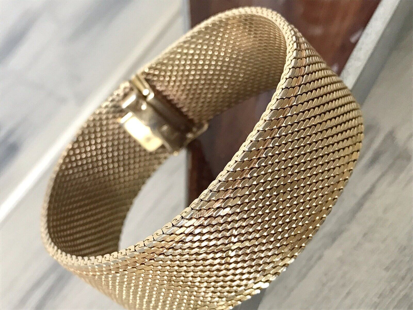Vintage wunderschönes breites Teppicharmband Armband vergoldet