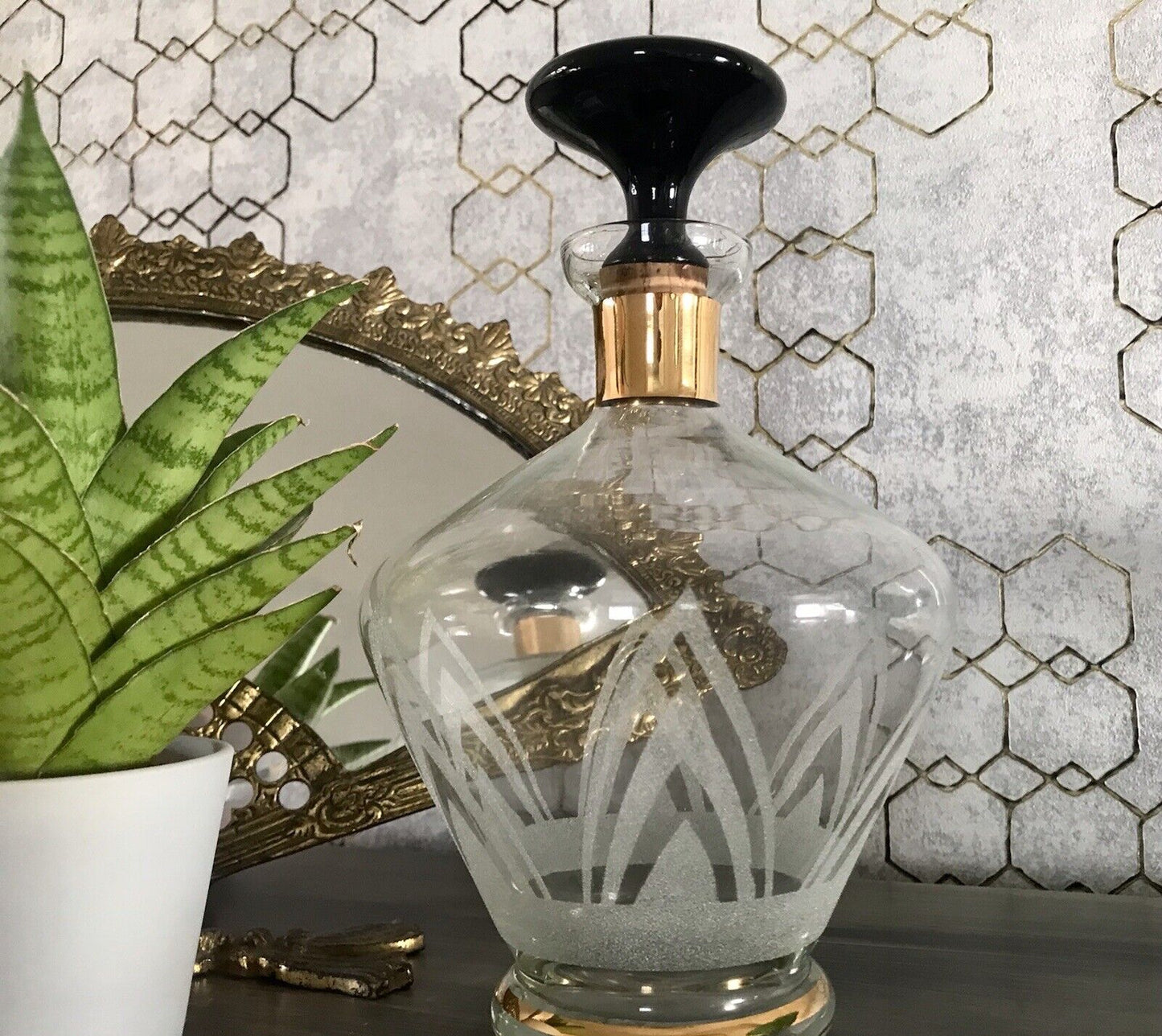 Antik Art Déco Likör Karaffe Glas schwarzer Stopfen Kröselaufschmelzungen
