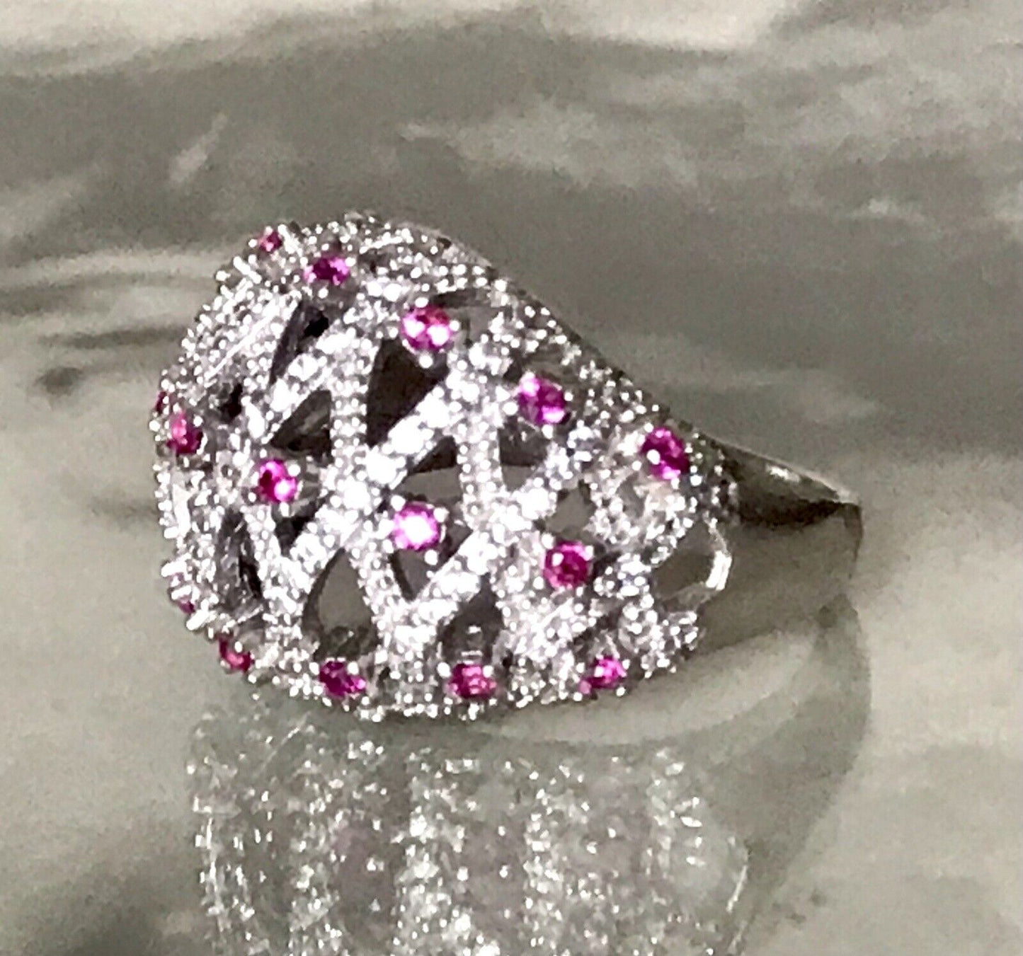 Elegant Wunderschöner DAMEN RING Silber 925 Gr.55 17,5 Rubine?