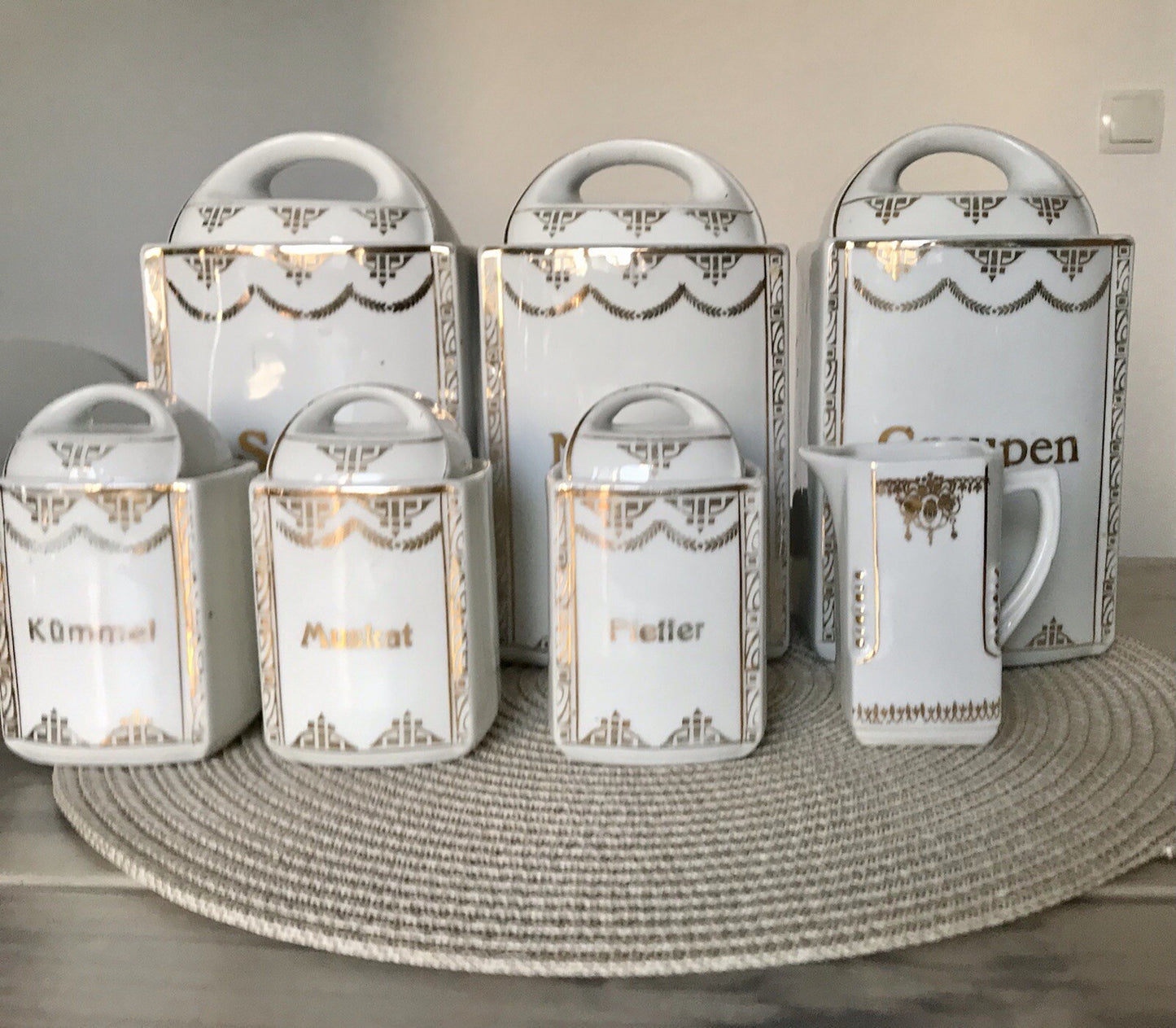 Antik Jugendstil 6 Porzellan Vorratsdosen Gefäße &1 Kännchen Graupen Sago Nudeln