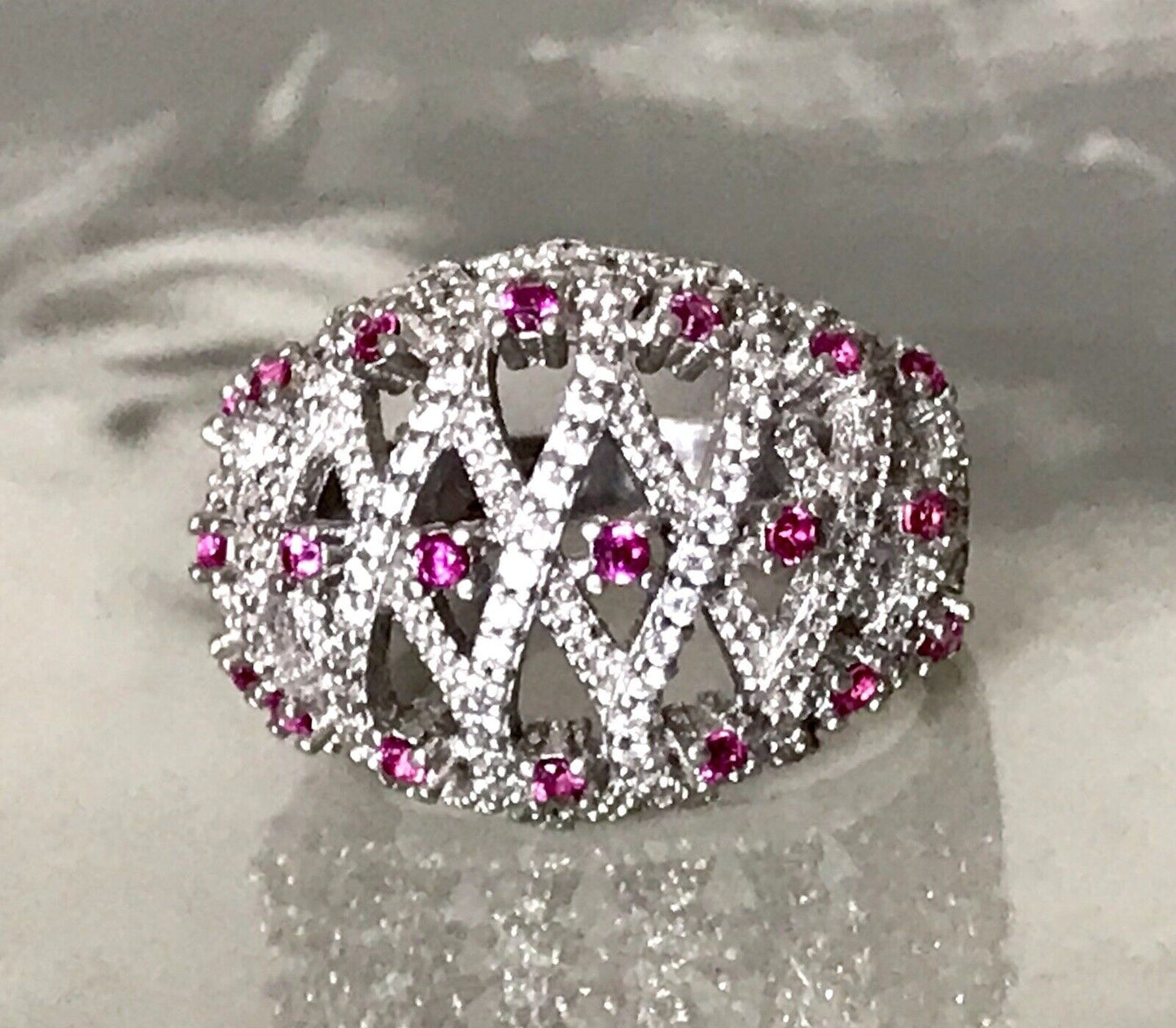 Elegant Wunderschöner DAMEN RING Silber 925 Gr.55 17,5 Rubine?