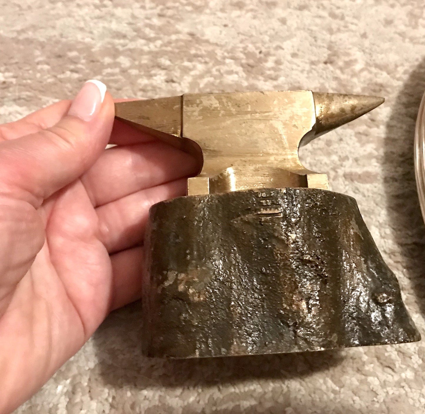 Vintage Mini Amboss Siemag Goldschmied Uhrmacher auf Sockel Brutalist Siegen