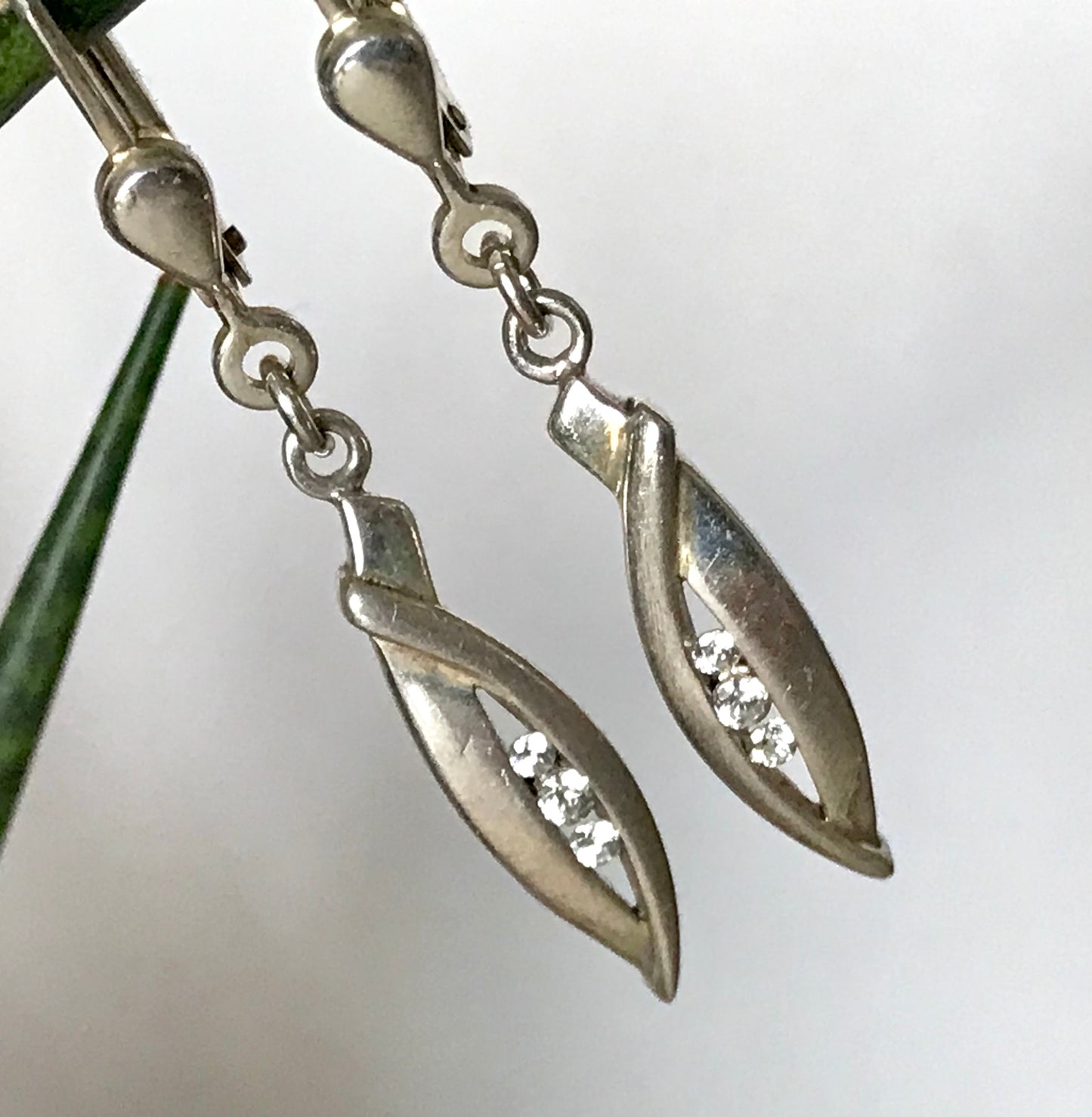 Alt Vintage Edel Ohrhänger Ohrringe Silber farblose Steine 925
