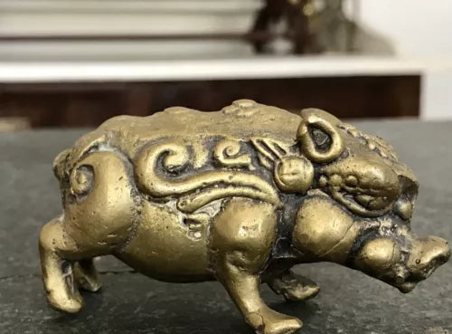 Alt antik? Messing Bronze? Skulptur Figur Schwein reich verziert Feng Shui