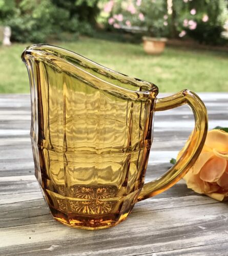 Art Déco Pressglas Sahnegießer Krug Milchkännchen Kännchen Glas Bernst ...