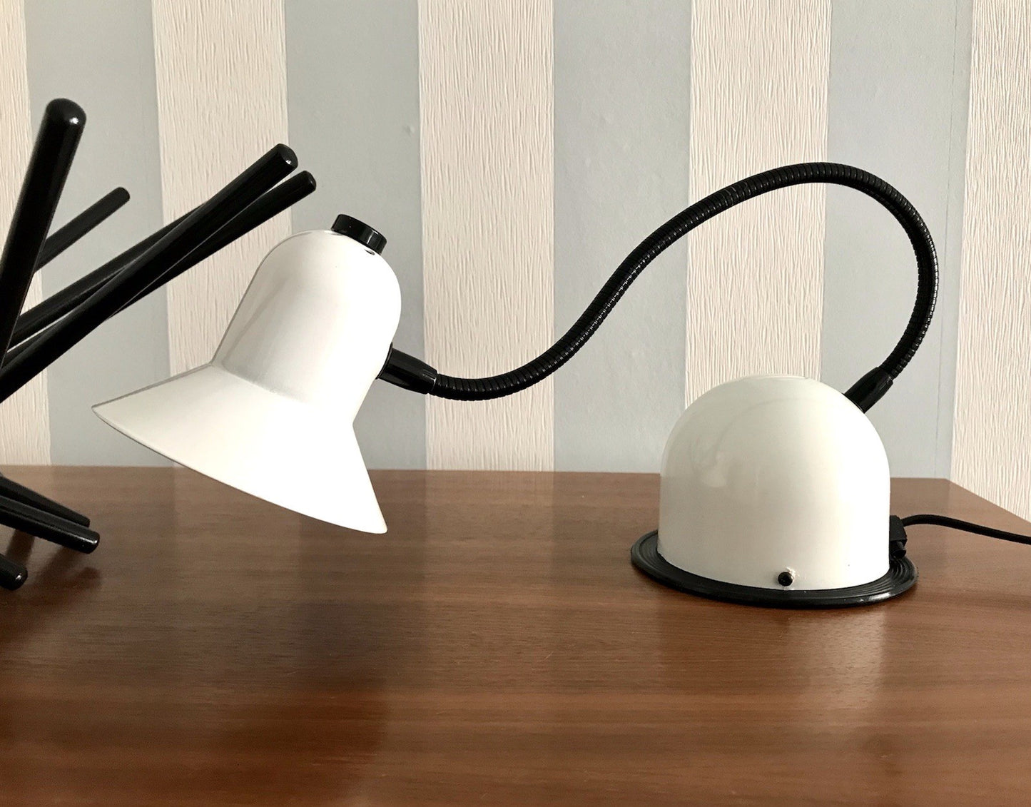 Vintage 70er Gelenkarm Tischleuchte Lampe Leuchte Stilplast Italy schwarz weiß