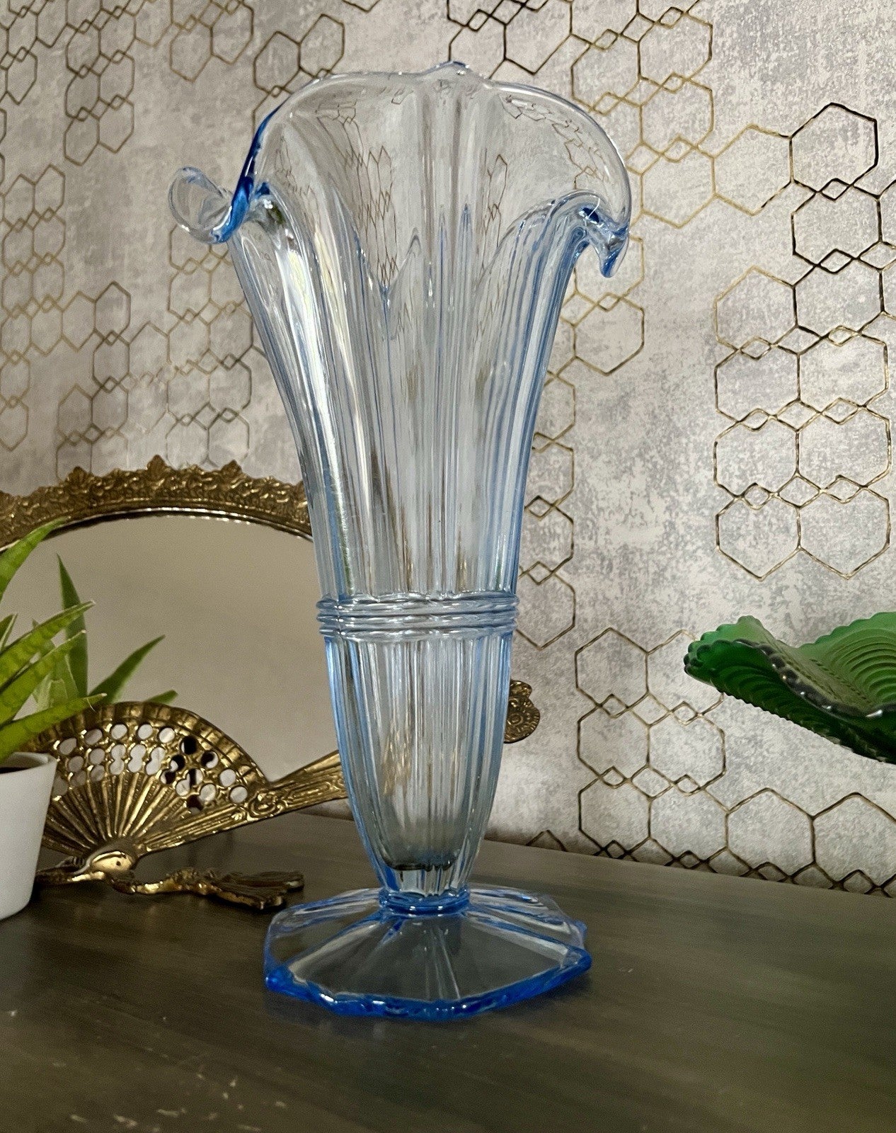 Antik Art Déco 1 GROẞ Bernsdorf Vase Glasvase Pressglas blau Glas RAR! asymmetr.