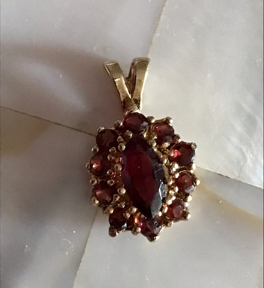 Vintage Edel Anhänger Kettenanhänger Silber vergoldet 835 SUPER Granatsteine