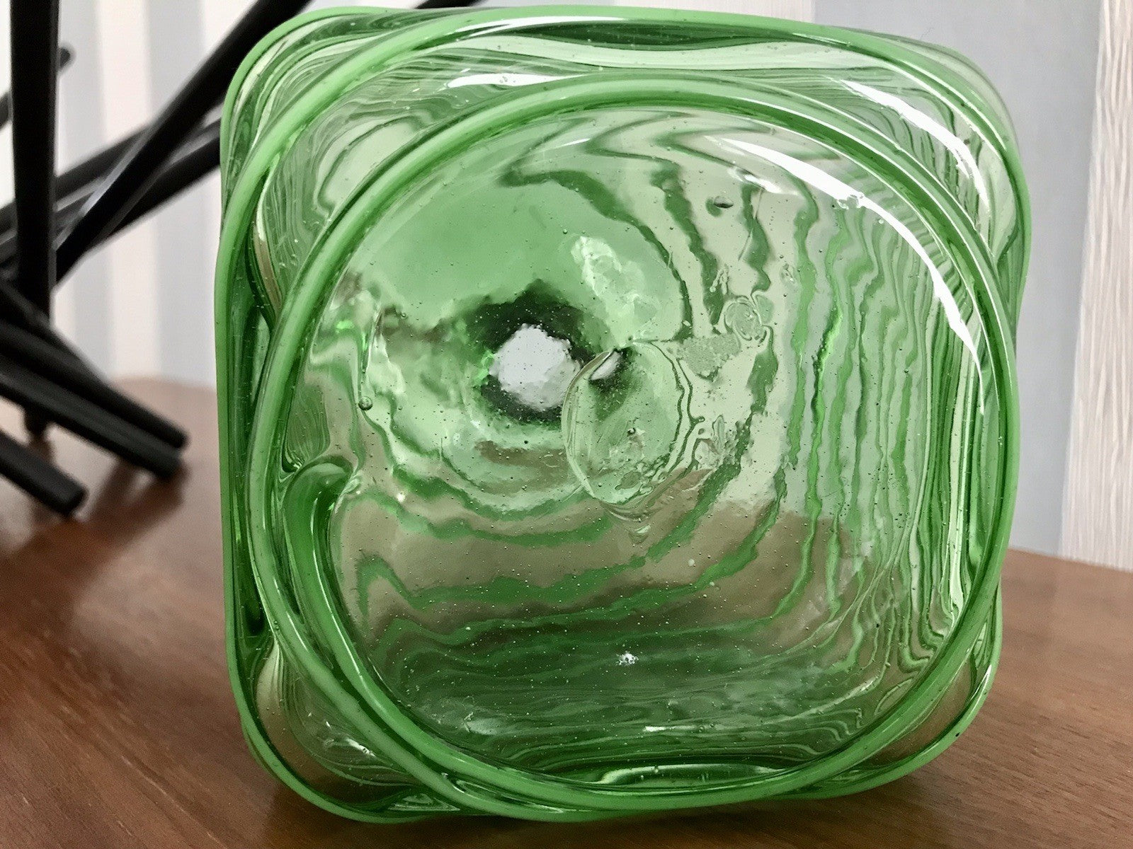 Vintage Vase Murano? Glasvase grün Aufschmelzungen Fäden Henkelvase