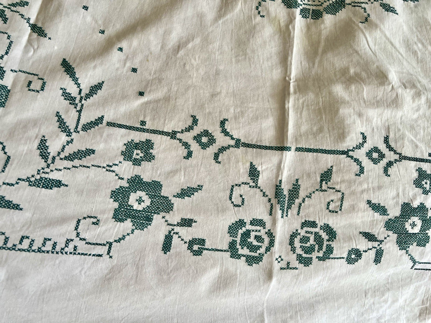 Antik Tischdecke  Art Dèco Stickerei bestickt weiß Blau Leinenmischung