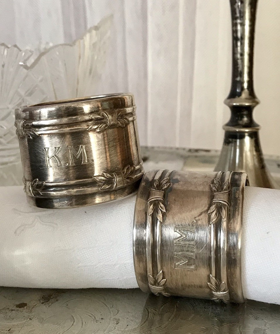 Antik 2 Serviettenringe Jugendstil MM KM Monogramm versilbert GJ