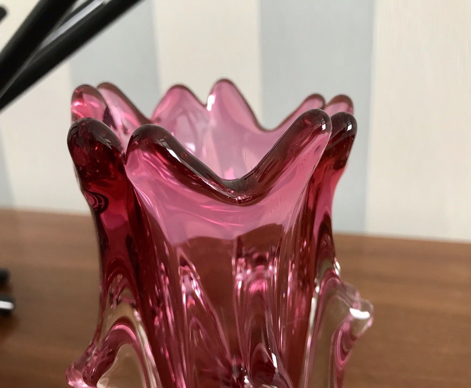 Vintage Glasvase Vase 60er Jahre Glas rubinrot pink rot