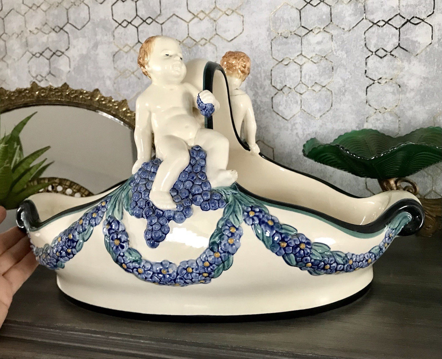 Antik Wilhelm Süß Karlsruher Majolika Keramik Korb Jardiniere Schale mit Putti