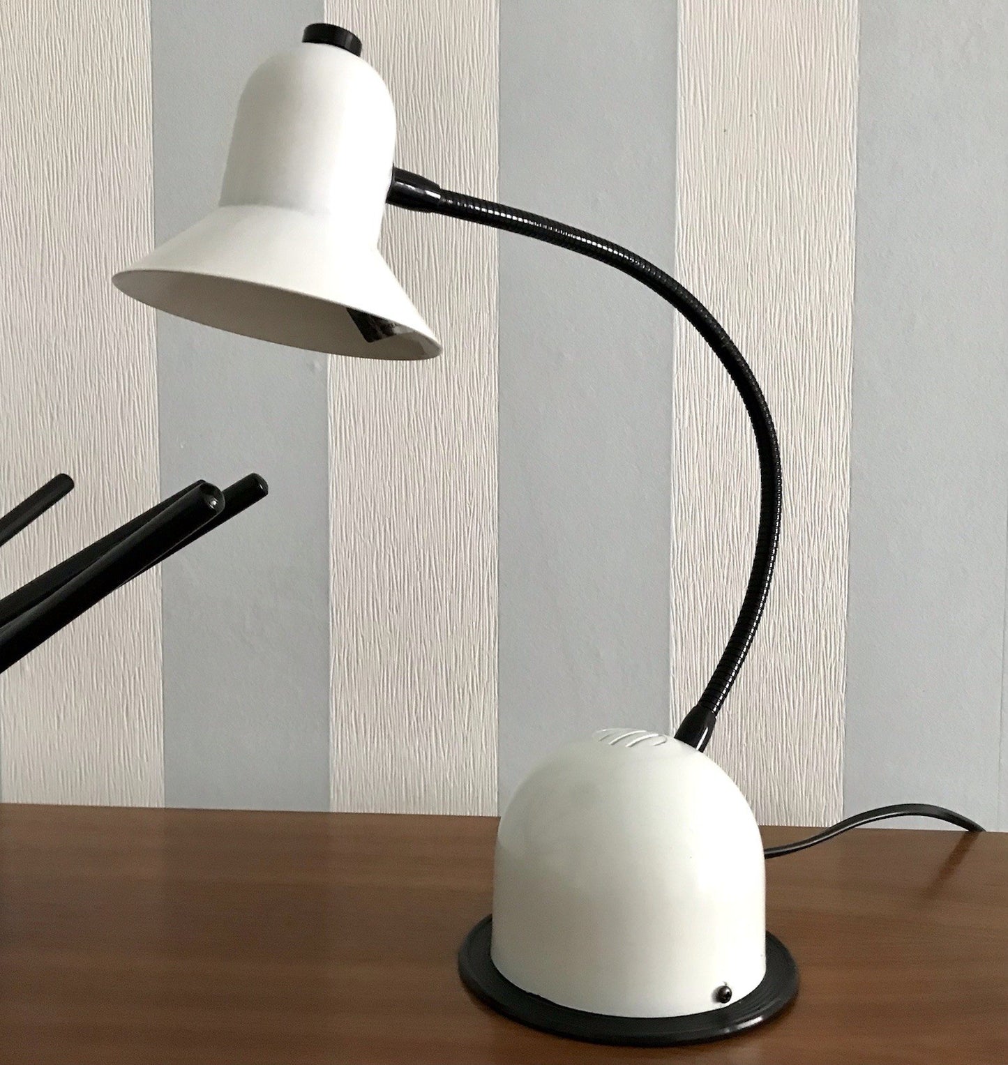 Vintage 70er Gelenkarm Tischleuchte Lampe Leuchte Stilplast Italy schwarz weiß