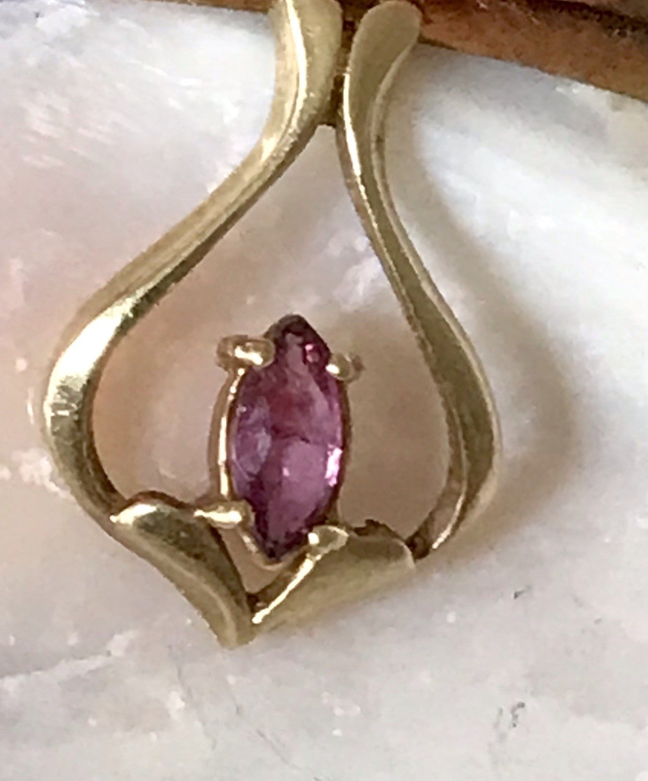 Vintage Designer kleiner Anhänger lila Stein Amethyst? Amerik. Doublè vergoldet