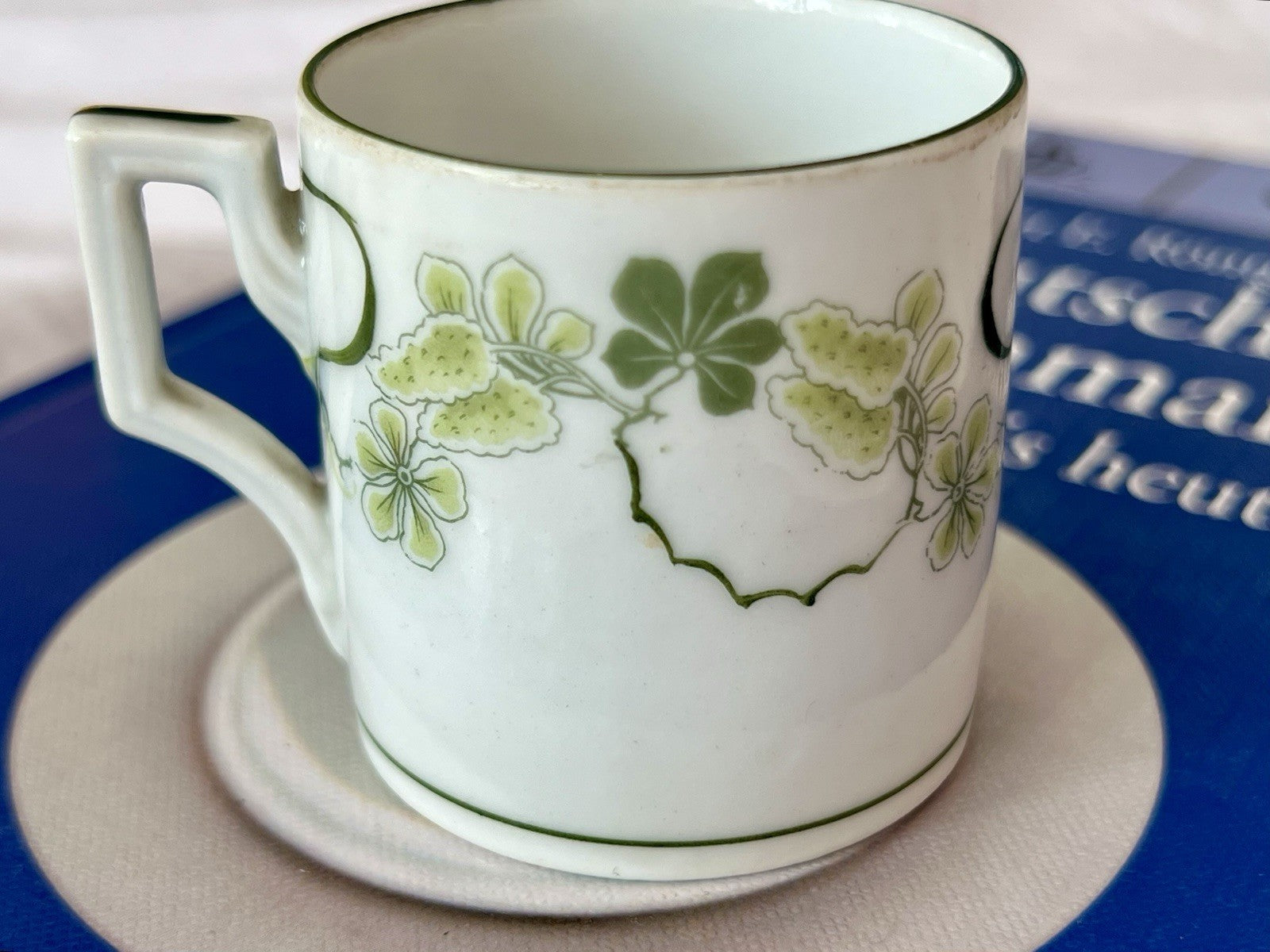 Antik Jugendstil Porzellan 1 (von 2)  Mokka Tasse Bloch Dr. Widera&Co fein
