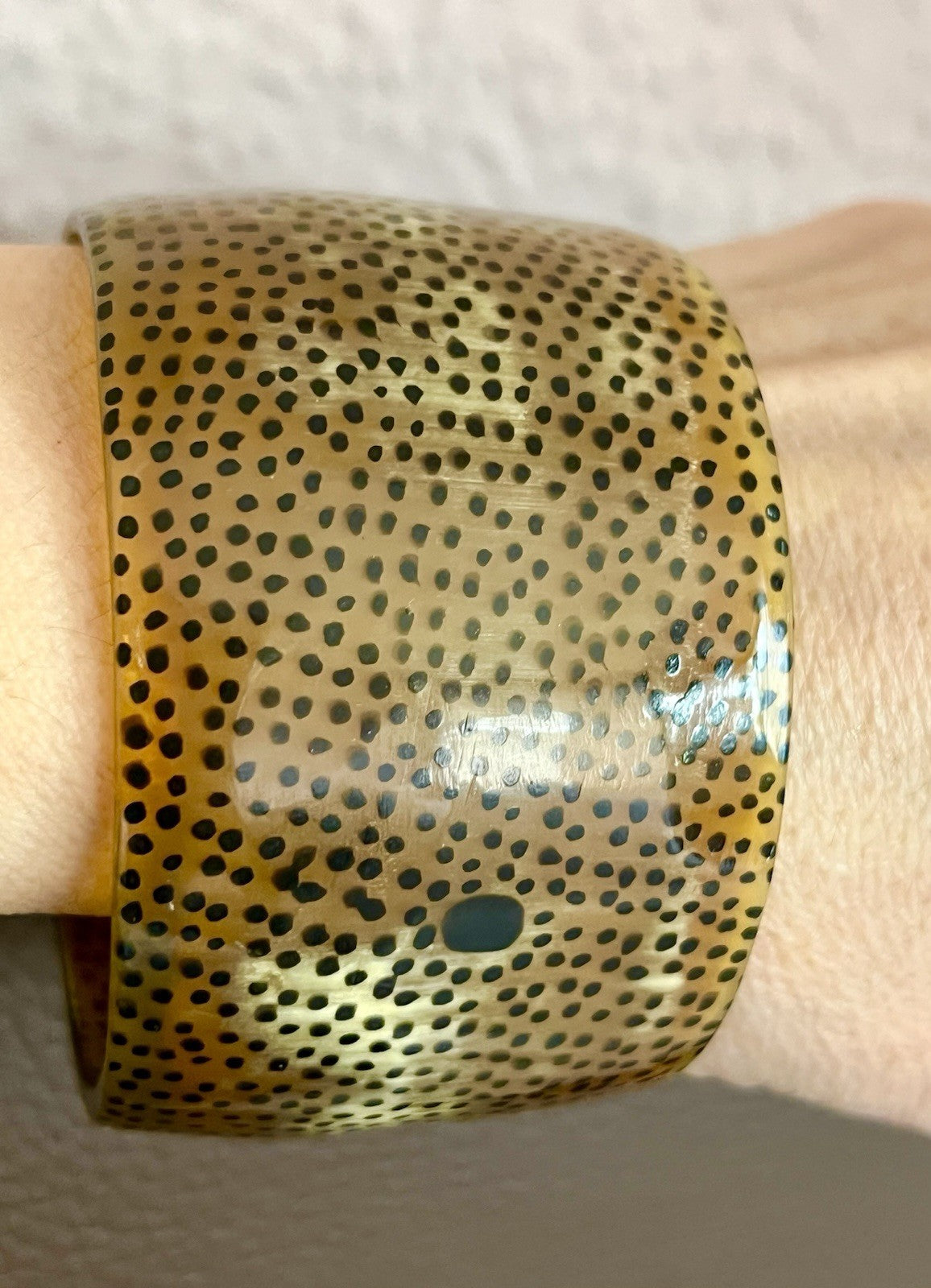 Vintage 1970er Armband Armreif Resin Afrika Büffelhorn-Optik Boho Tiermuster