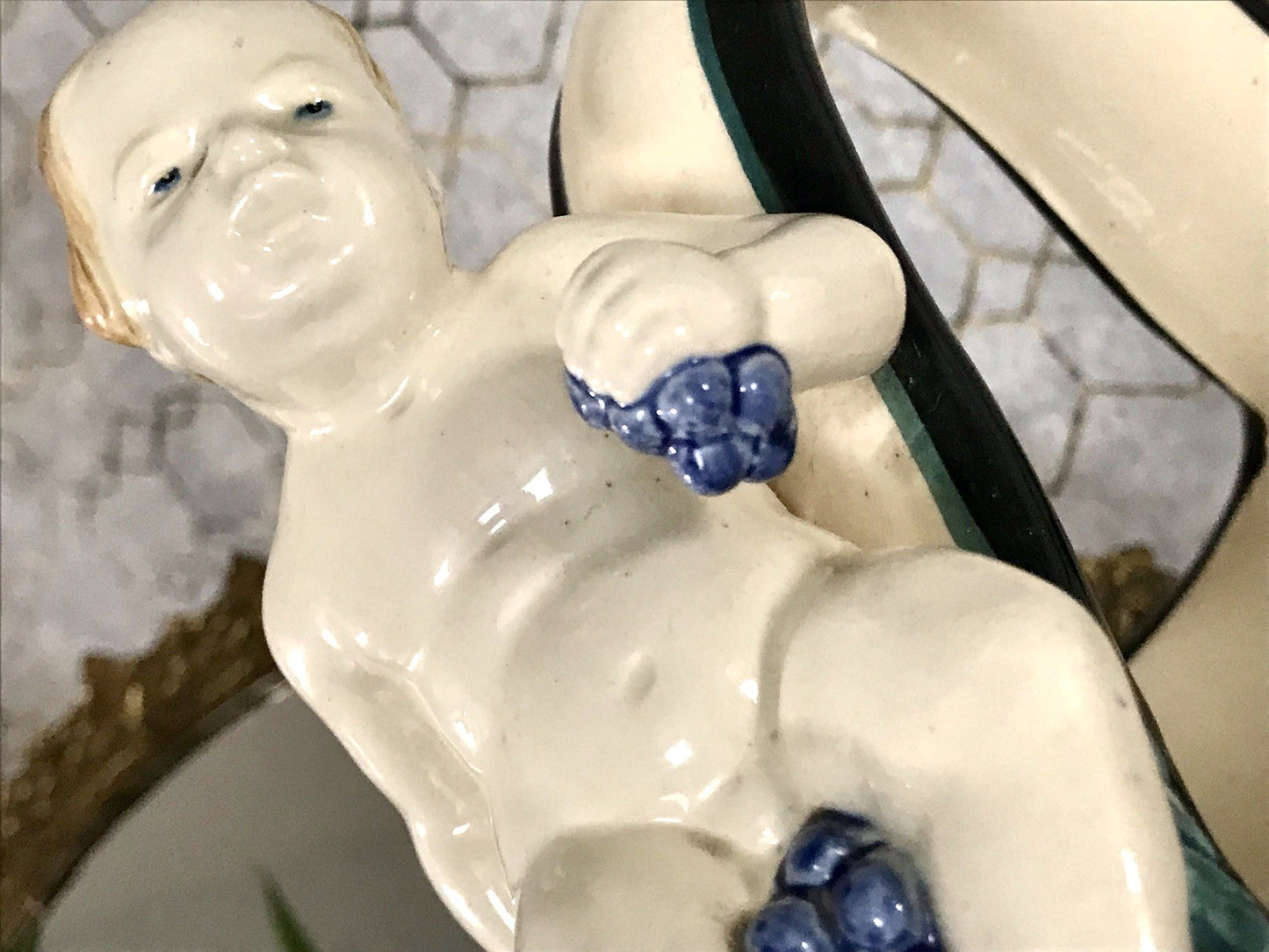 Antik Wilhelm Süß Karlsruher Majolika Keramik Korb Jardiniere Schale mit Putti